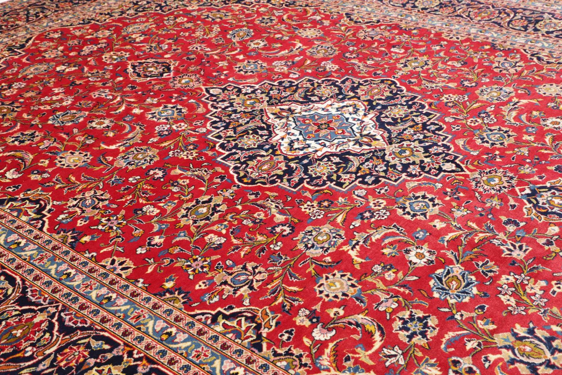 Handgeknüpfter Kashan Perserteppich 299 × 404 cm