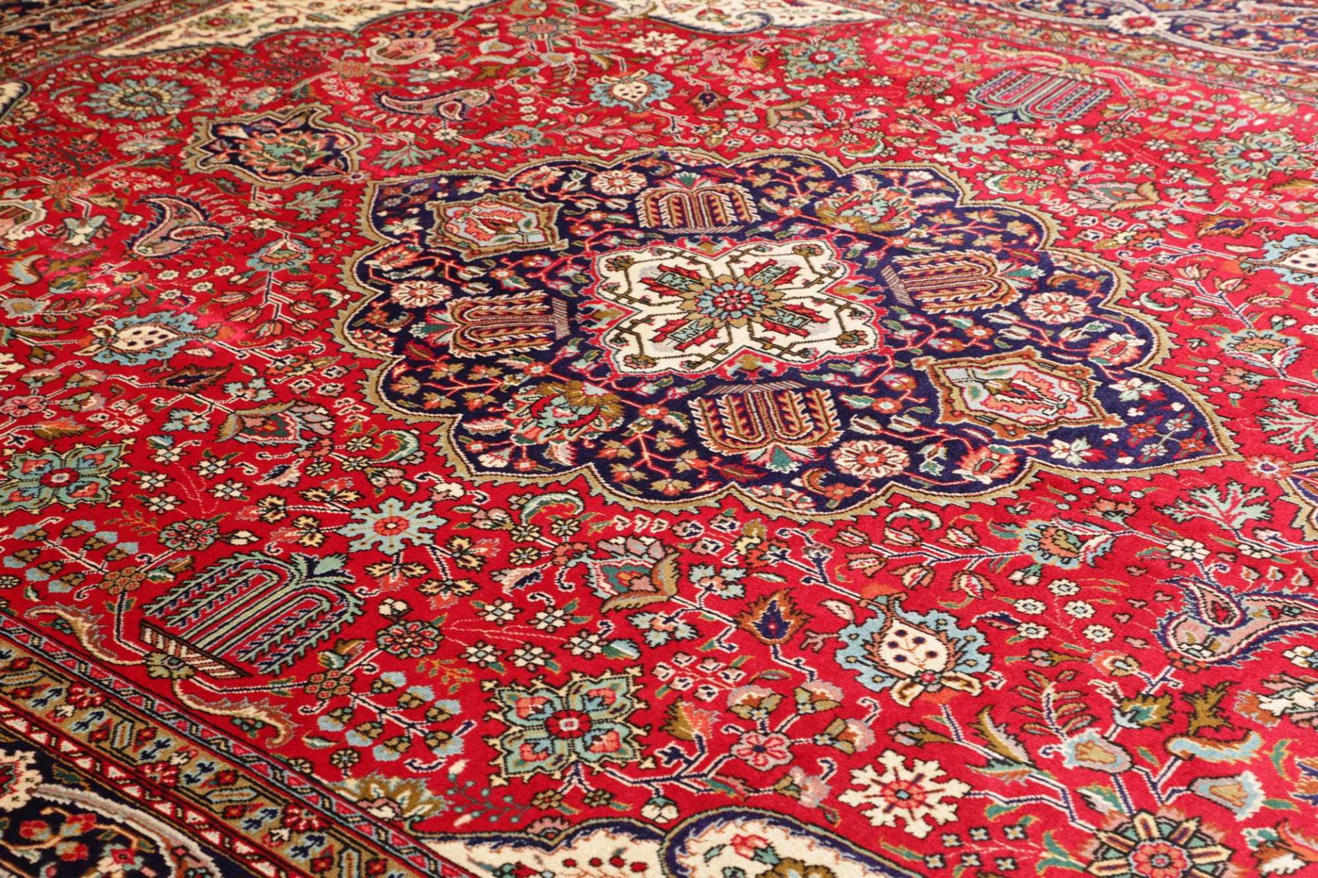 Täbriz Perserteppich 301 × 399 cm aus Wolle, handgeknüpft