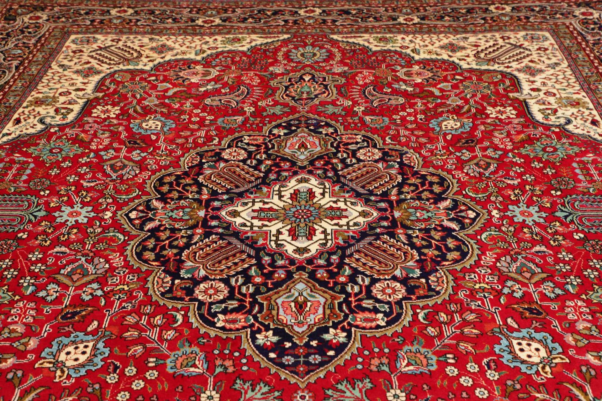 Täbriz Perserteppich 301 × 399 cm aus Wolle, handgeknüpft