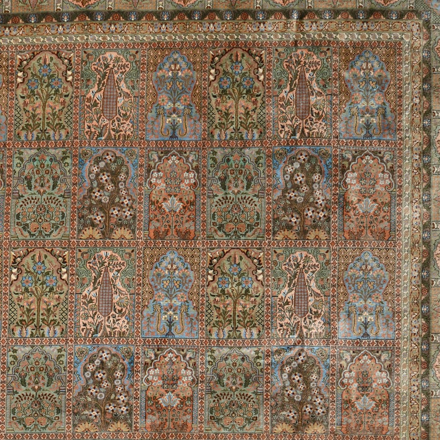 Kashmir Orientteppich 449 × 470 cm aus Seide, handgeknüpft