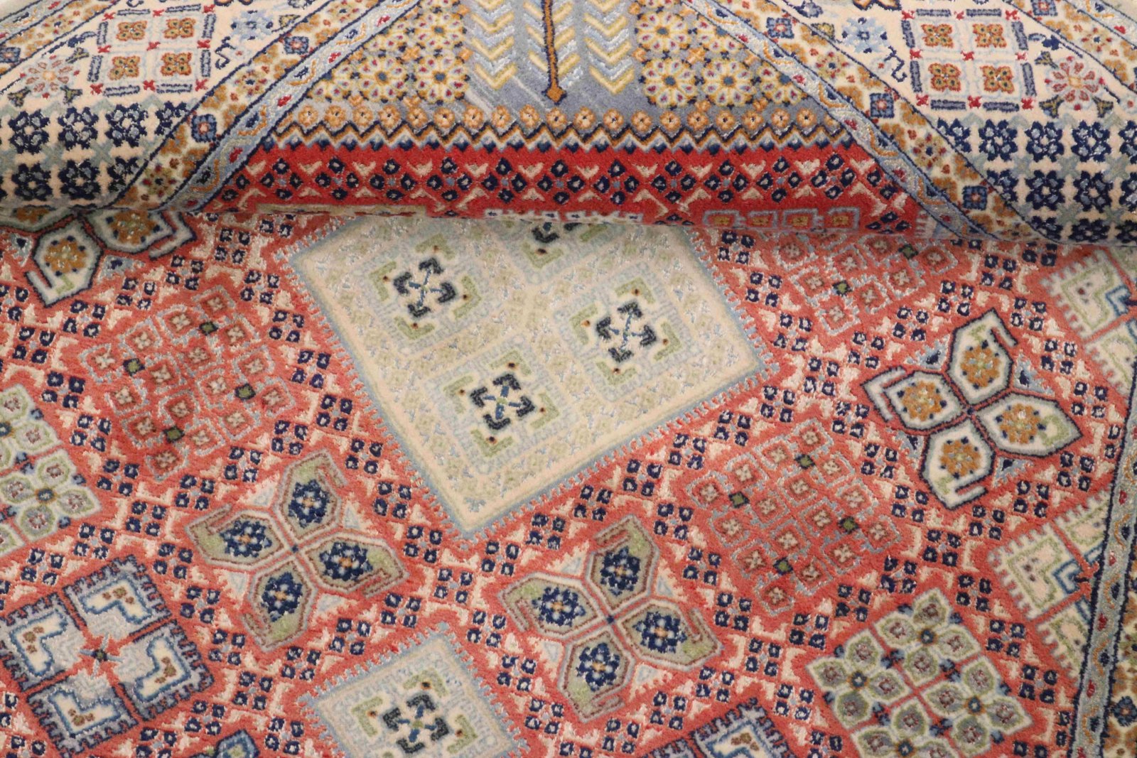 perserteppich-nain-158-x-110-cm-seide-handgeknuepft-rot-orange-6 Handgeknüpfter Nain Perserteppich 158 × 110 cm