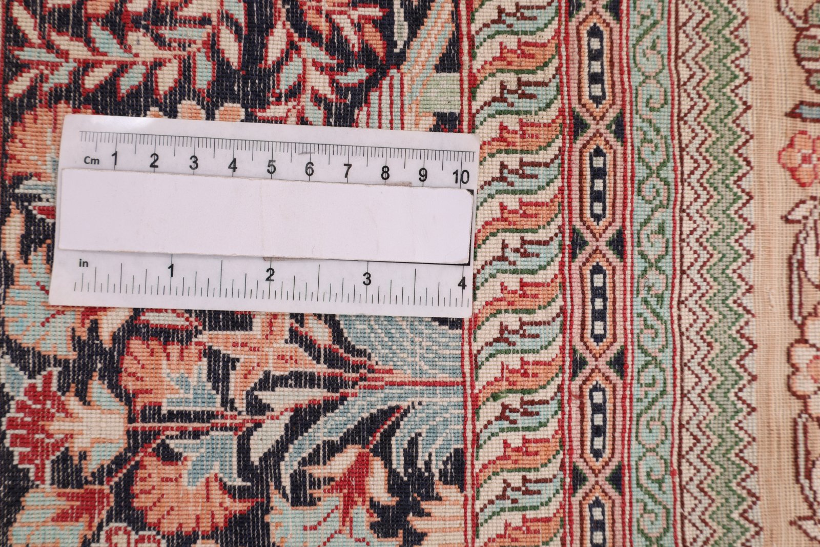 Handgeknüpfter Orientteppich 190 × 130 cm