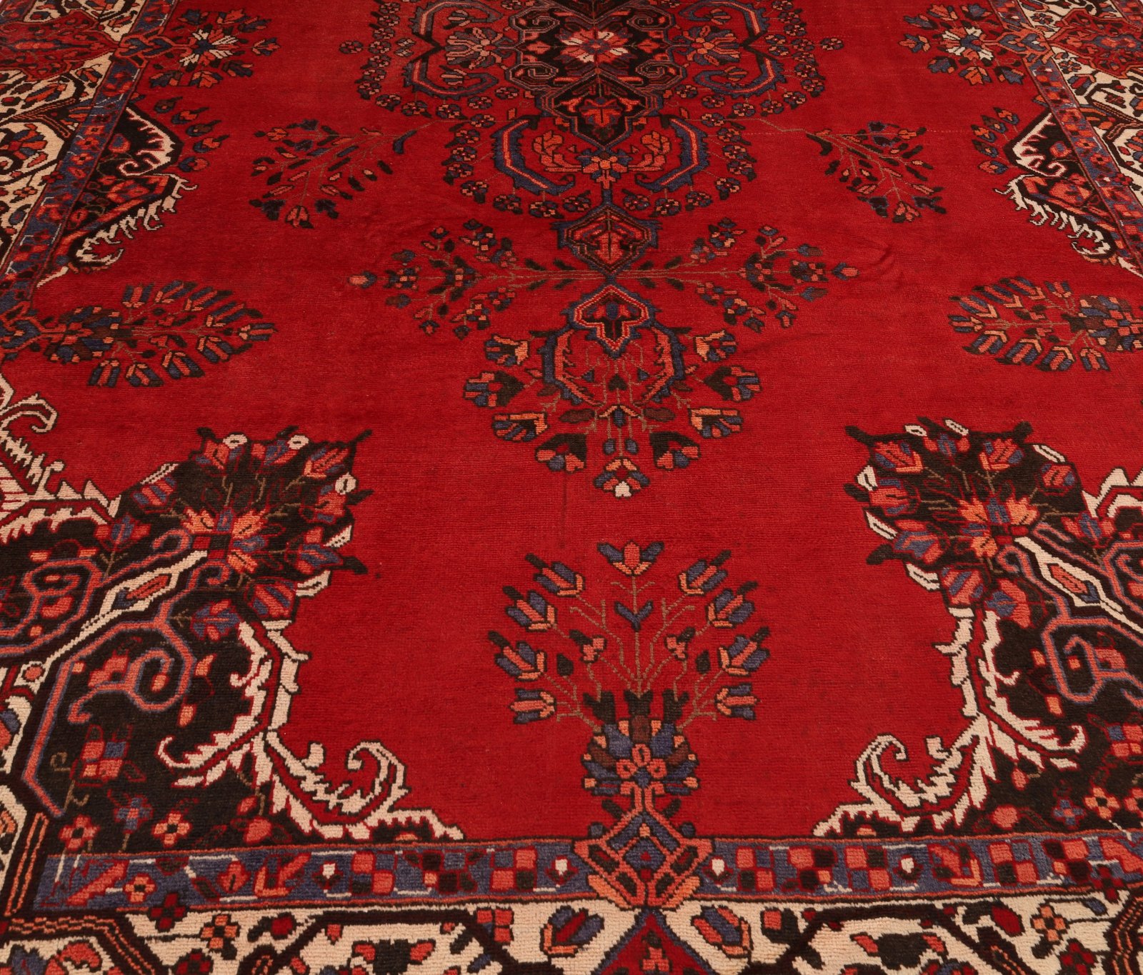 Perserteppich aus Iran, 387 × 247 cm