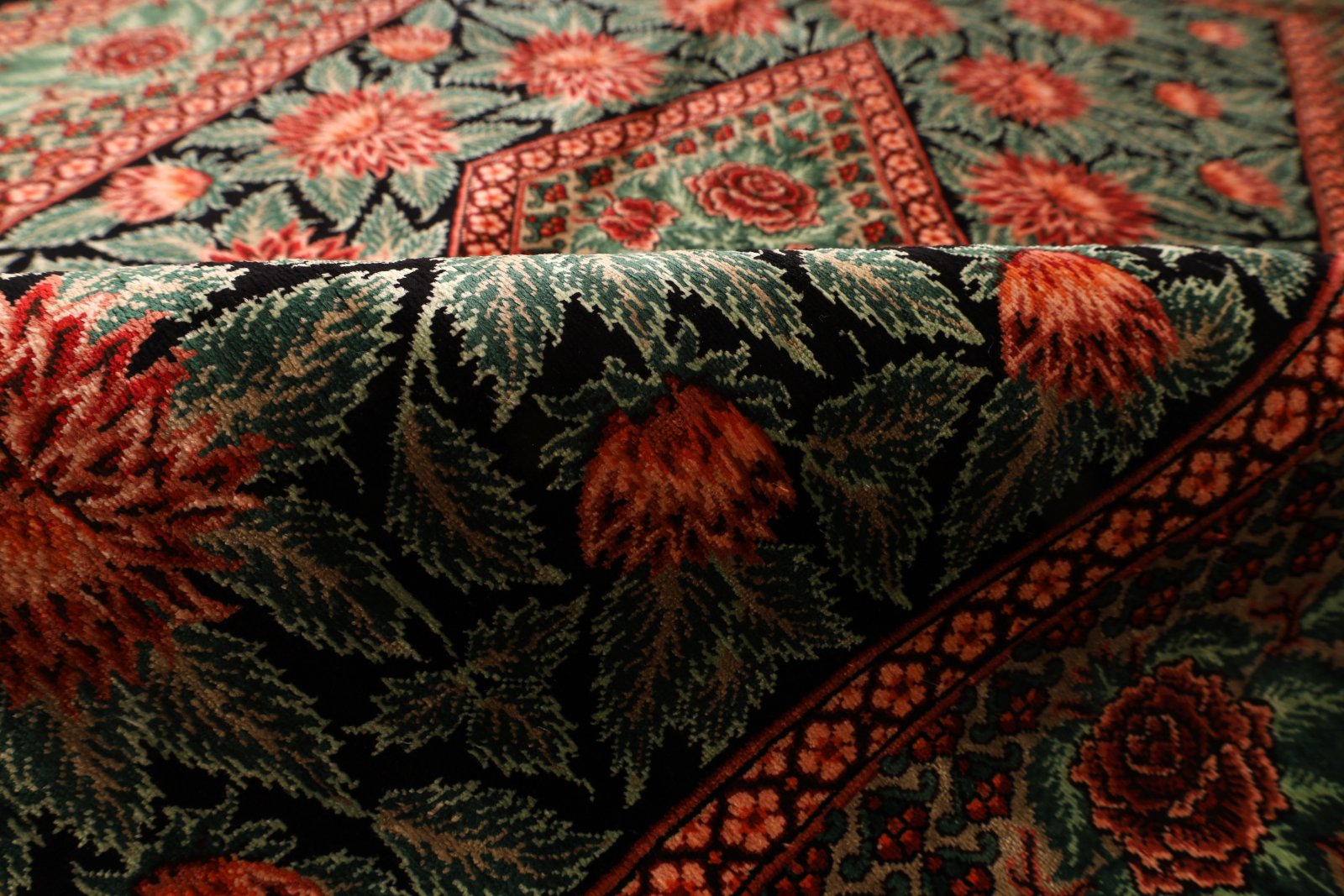 Handgeknüpfter Ghom Perserteppich, 125 × 78 cm, Seide