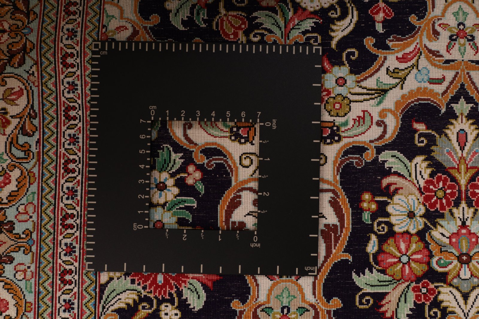 Handgeknüpfter Ghom Perserteppich, 114 × 80 cm, Seide