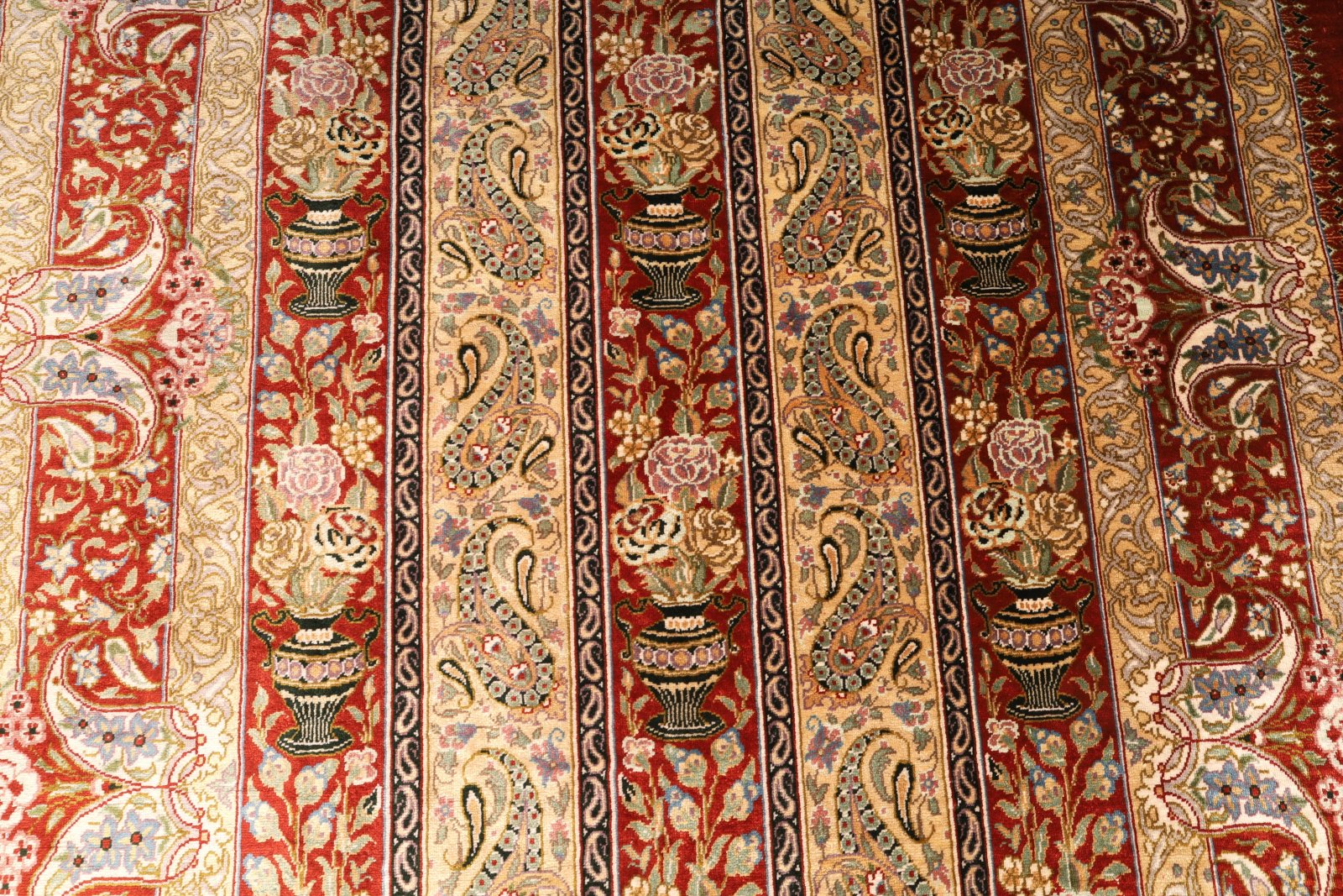 perserteppich-125-x-80-cm-seide-handgeknuepft-rot-orange-6 Ghom Perserteppich 125 × 80 cm aus Seide, handgeknüpft