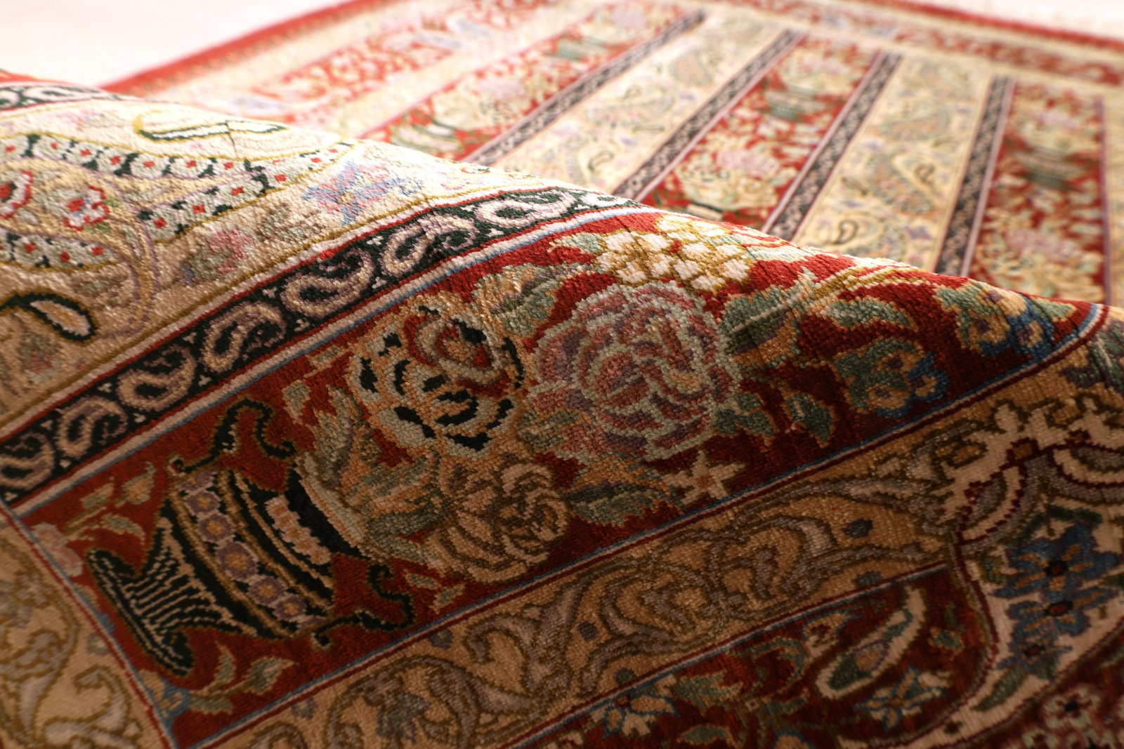 perserteppich-125-x-80-cm-seide-handgeknuepft-rot-orange-12 Ghom Perserteppich 125 × 80 cm aus Seide, handgeknüpft