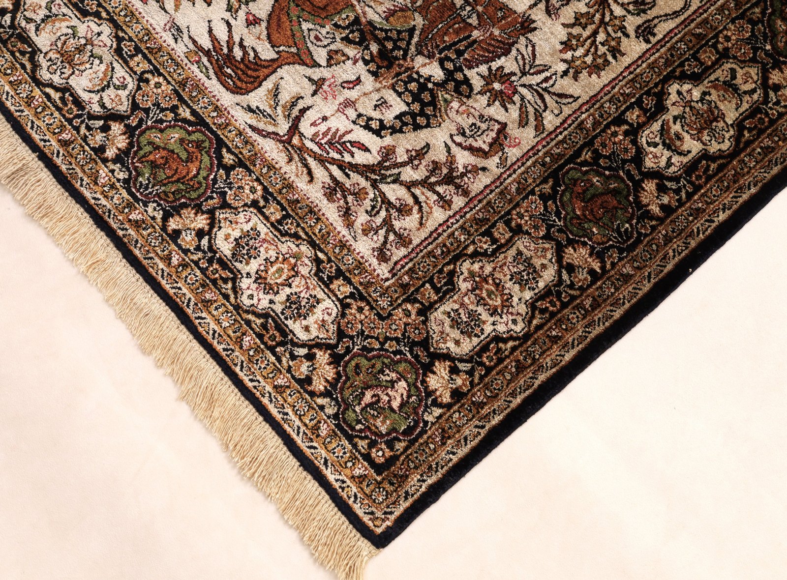 Ghom Perserteppich aus Iran, 160 × 106 cm