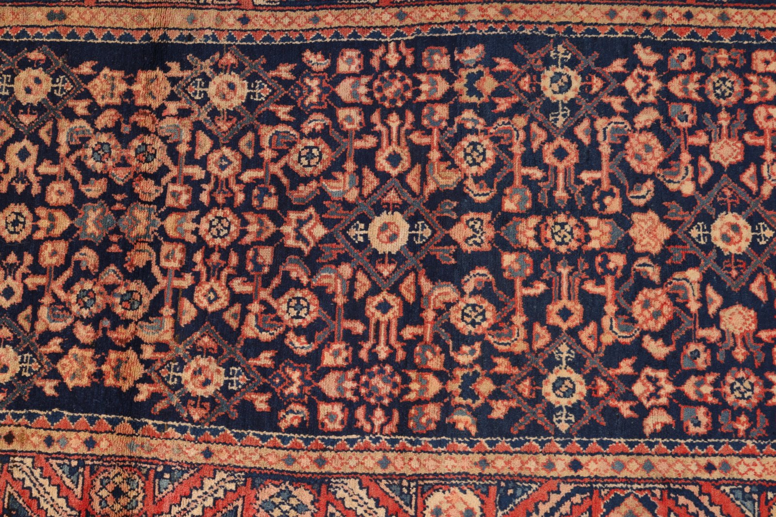 Hamadan Perserteppich aus Iran, 407 × 106 cm
