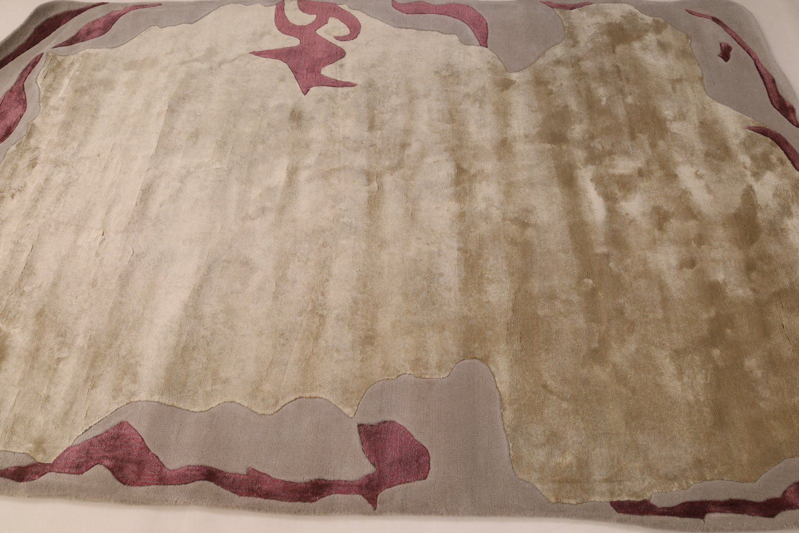 Orientteppich 245 × 150 cm aus Wolle, handgeknüpft
