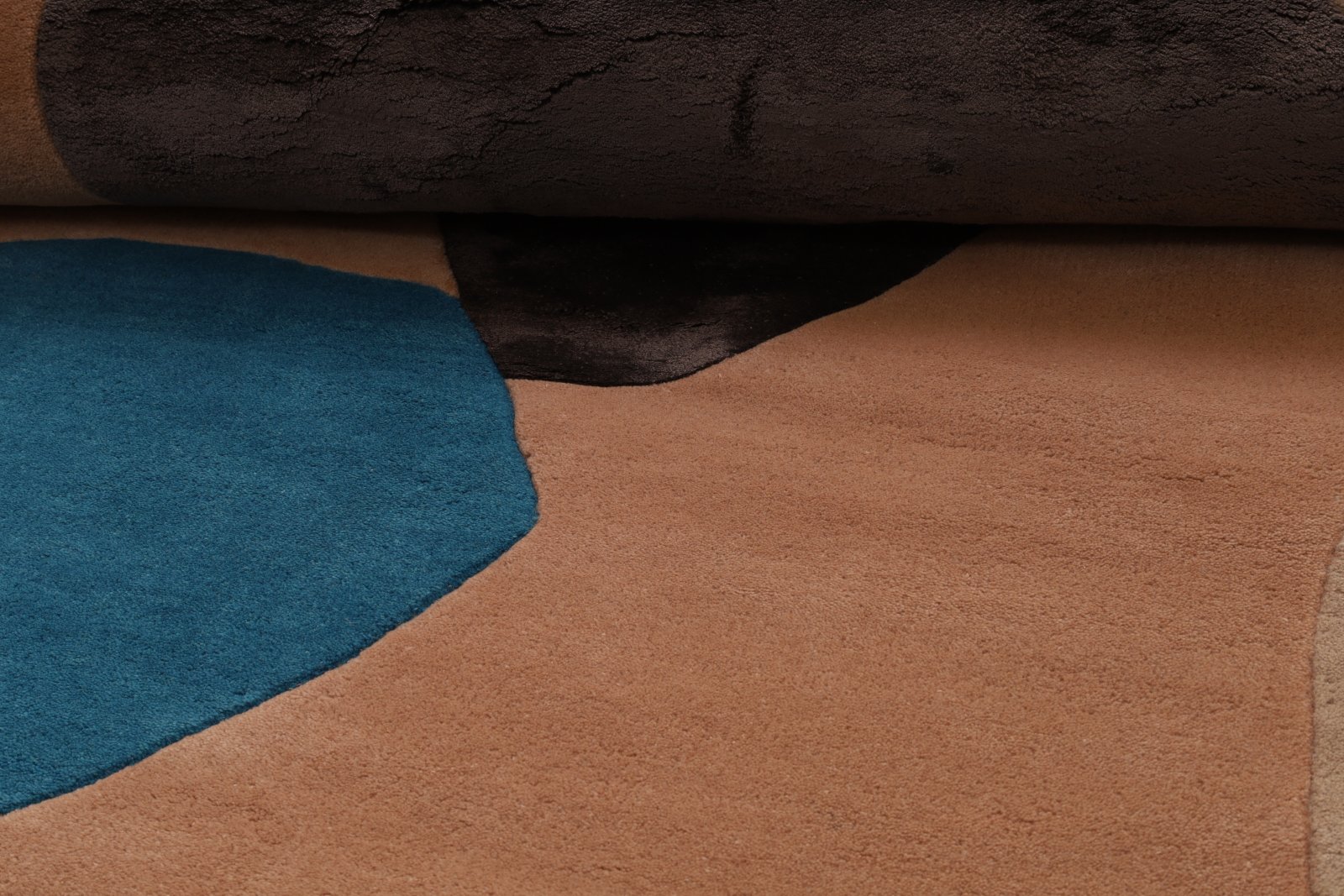 Orientteppich aus Indien, 245 × 150 cm