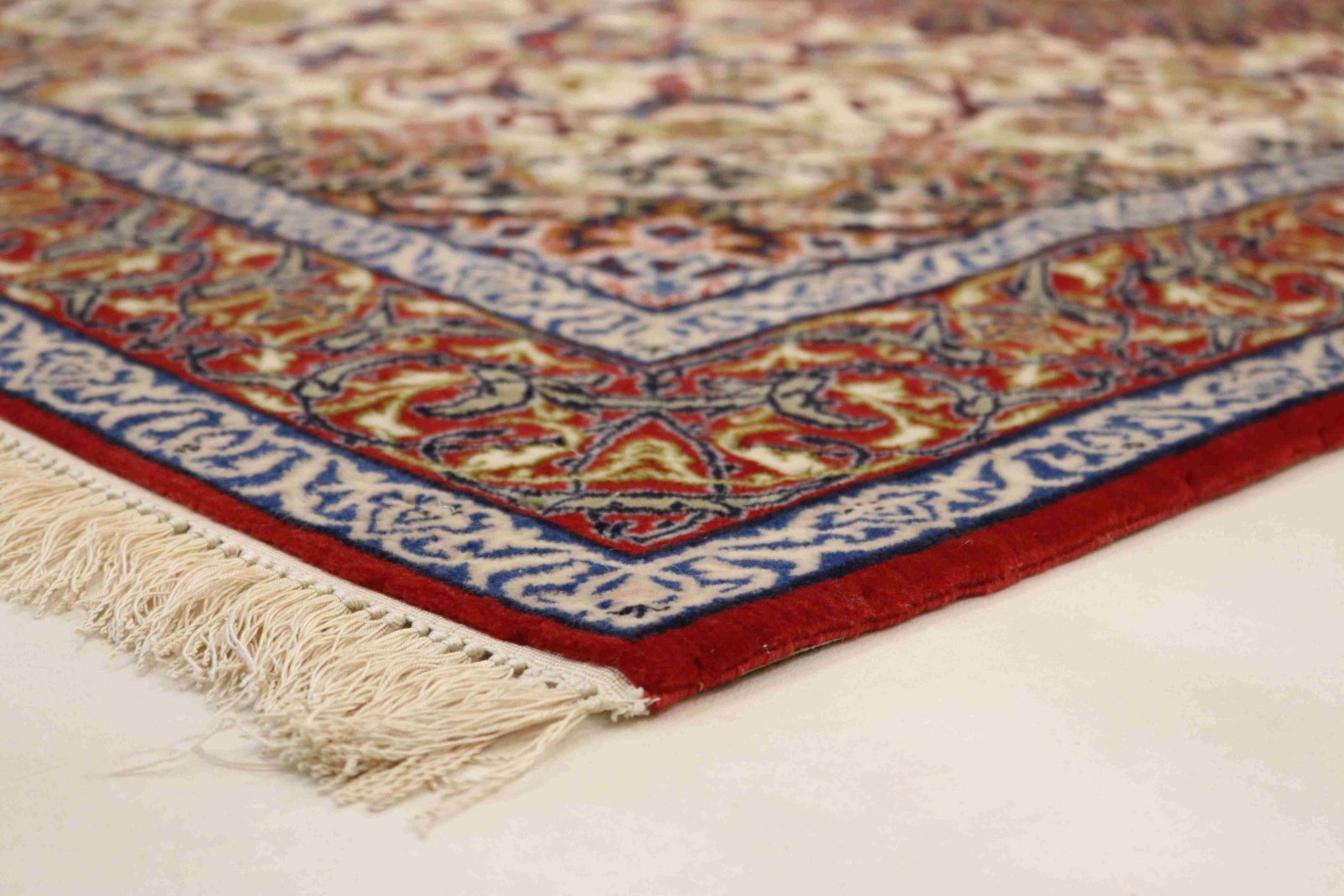Handgeknüpfter Isfahan Perserteppich, 170 × 109 cm, Wolle & Seide