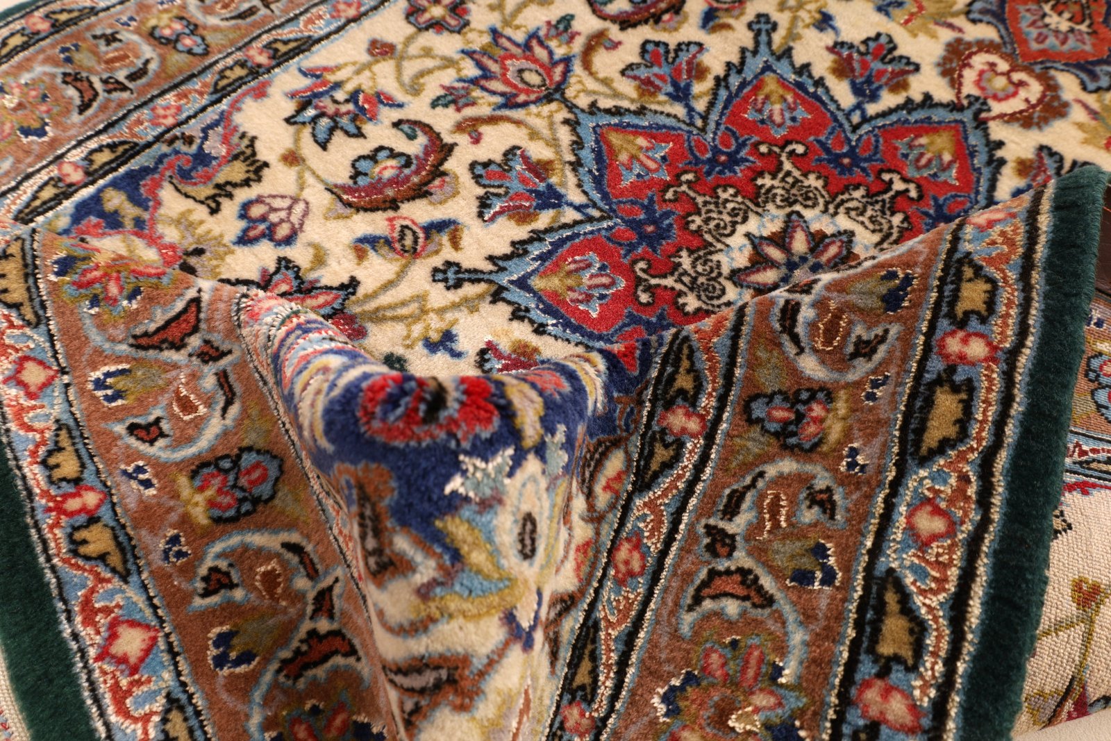 Handgeknüpfter Isfahan Perserteppich, 103 × 72 cm, Wolle & Seide