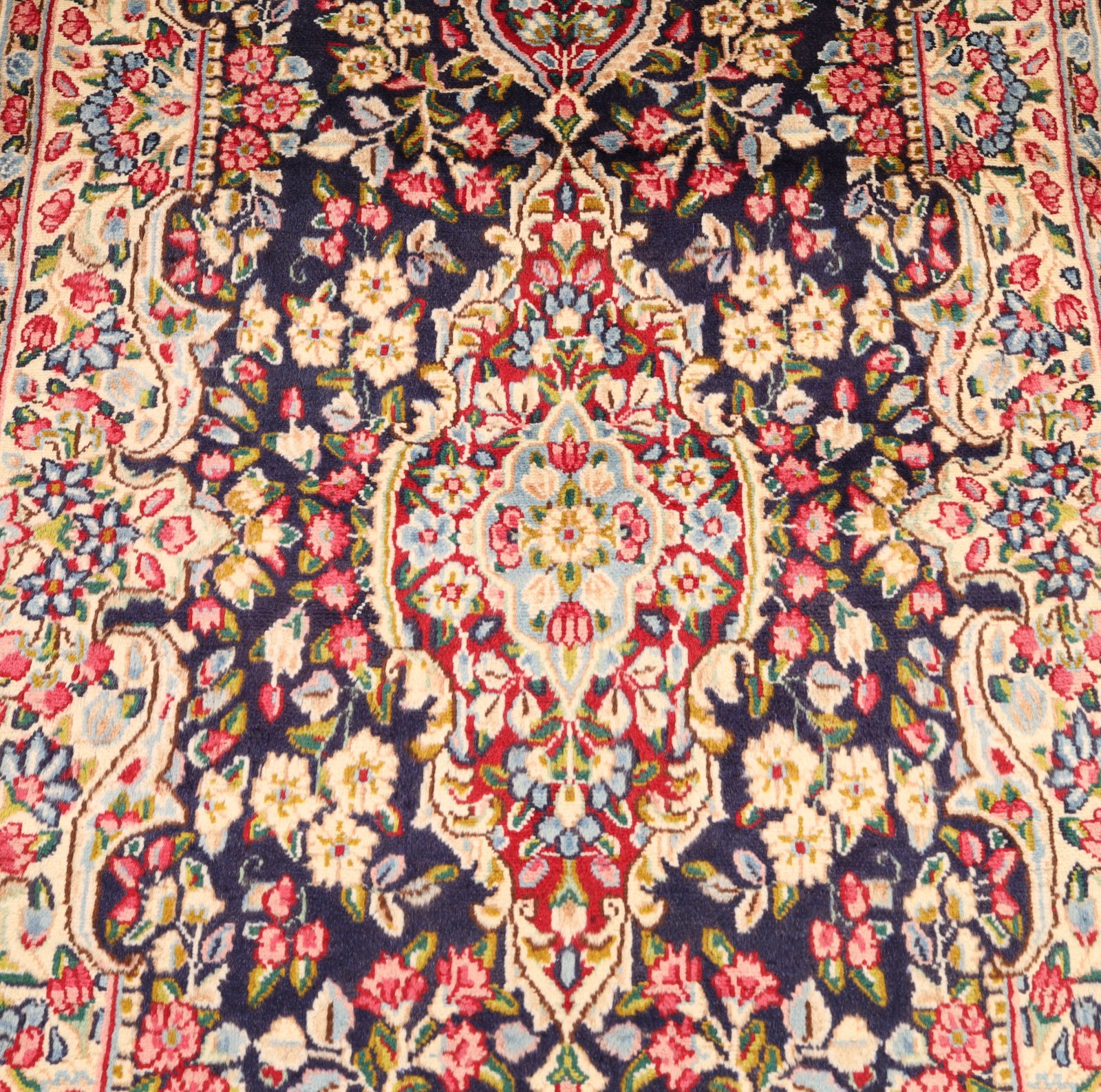 Kerman Perserteppich 376 × 97 cm aus Wolle, handgeknüpft
