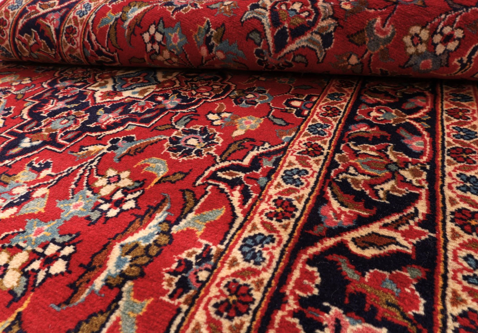 Kashan Perserteppich aus Iran, 425 × 95 cm