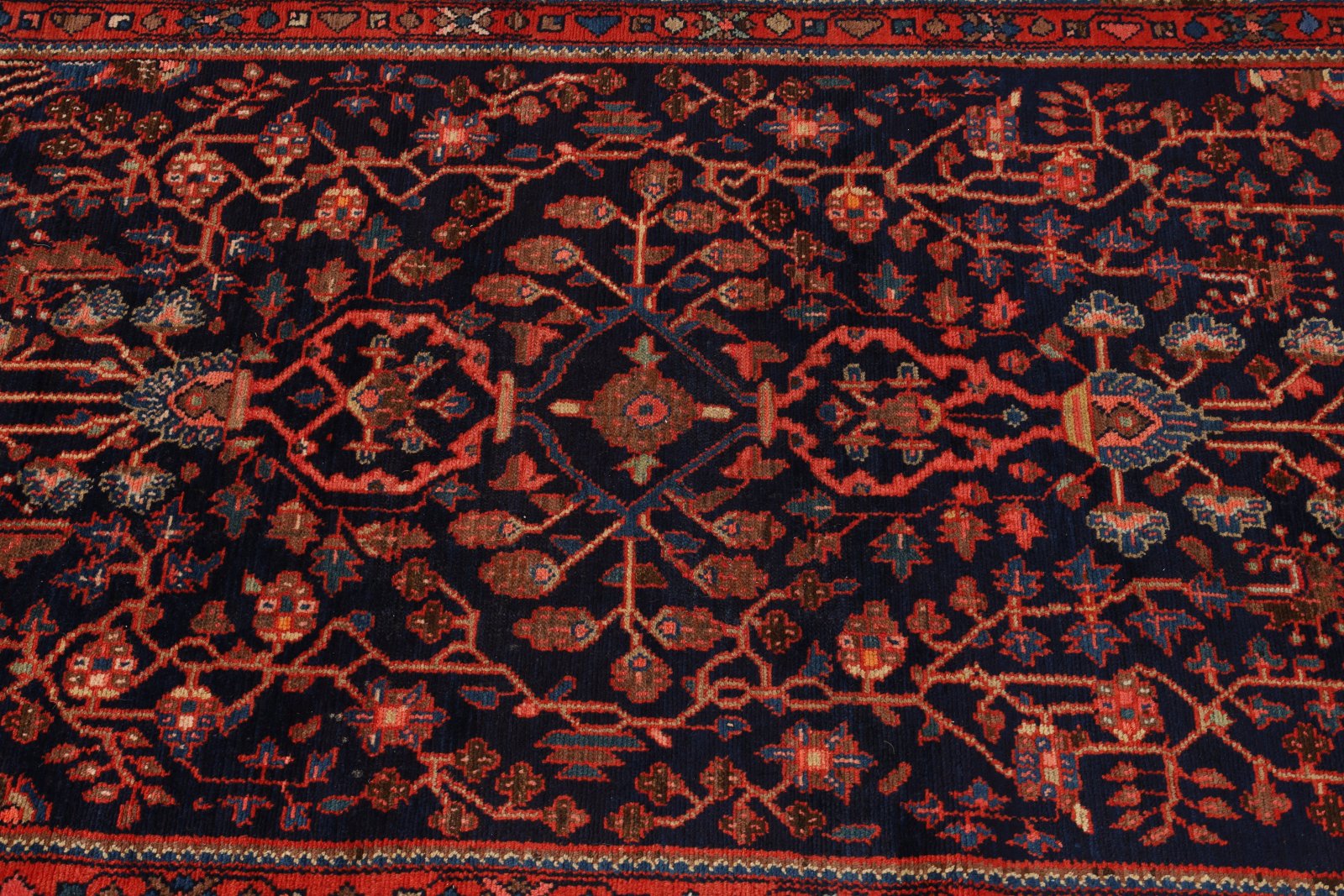 Malayer Perserteppich 519 × 101 cm aus Wolle, handgeknüpft