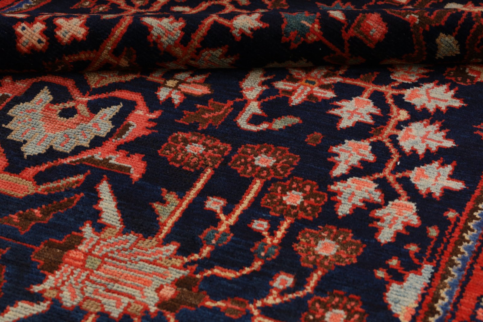 Malayer Perserteppich 519 × 101 cm aus Wolle, handgeknüpft