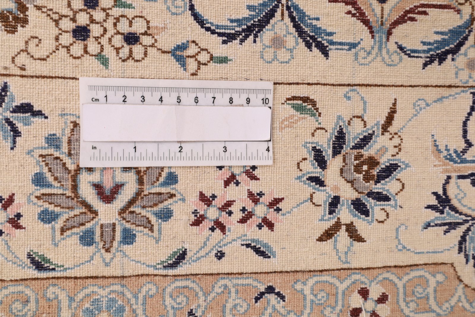 Nain Perserteppich 164 × 110 cm aus Wolle & Seide, handgeknüpft