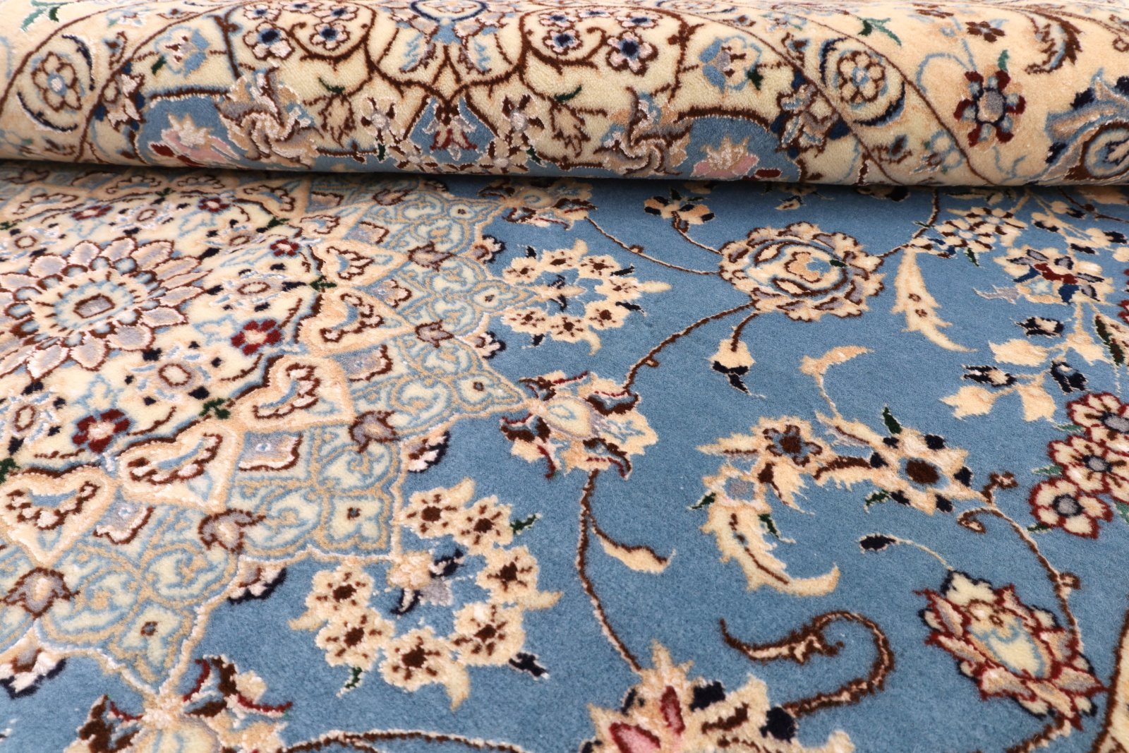 Antiker Nain Perserteppich aus Iran, 178 × 120 cm
