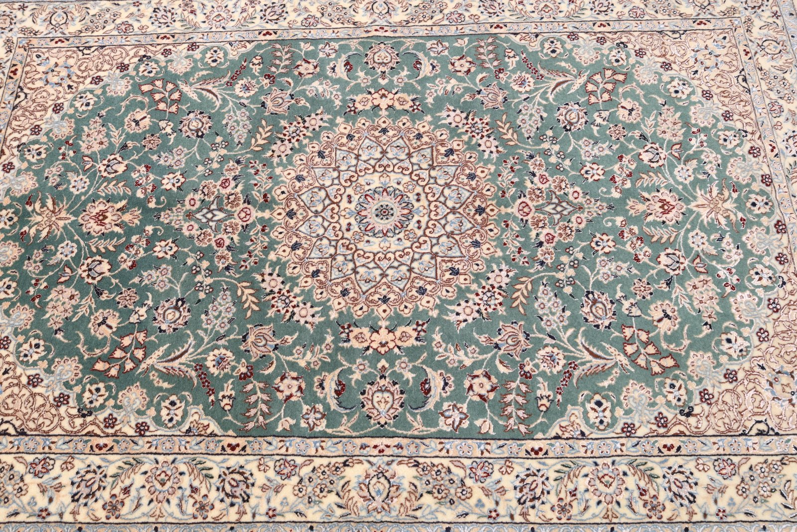 Handgeknüpfter Nain Perserteppich, 178 × 114 cm, Wolle & Seide