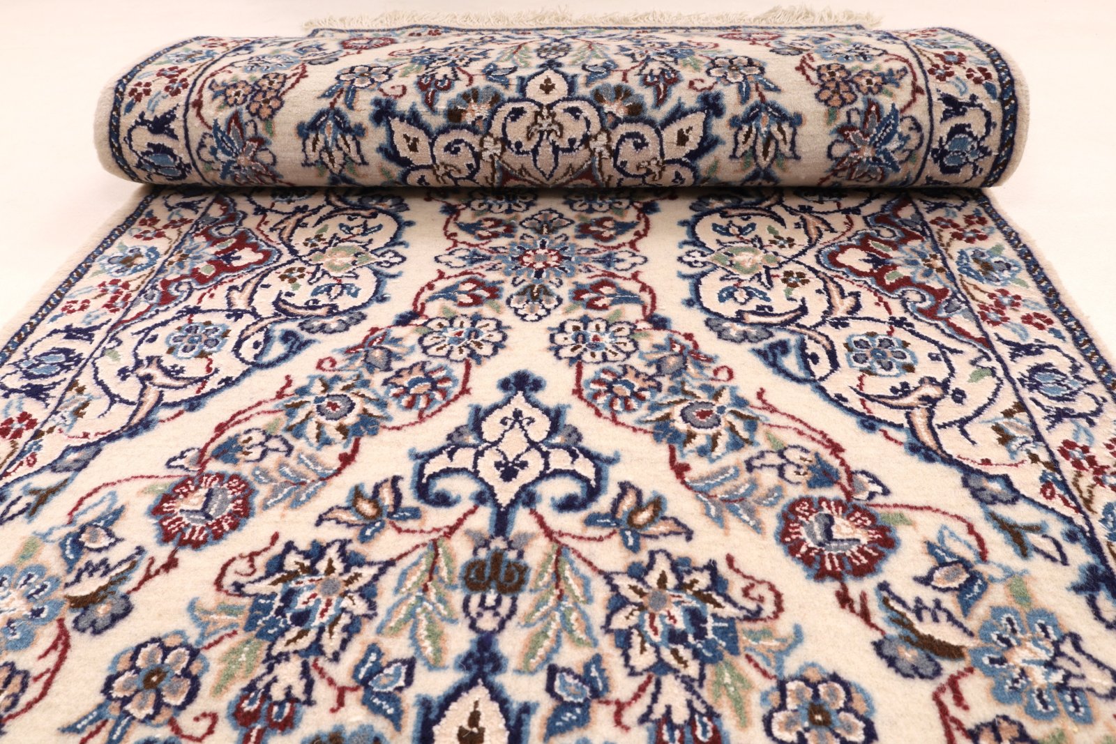 Nain Perserteppich 202 × 65 cm aus Wolle, handgeknüpft
