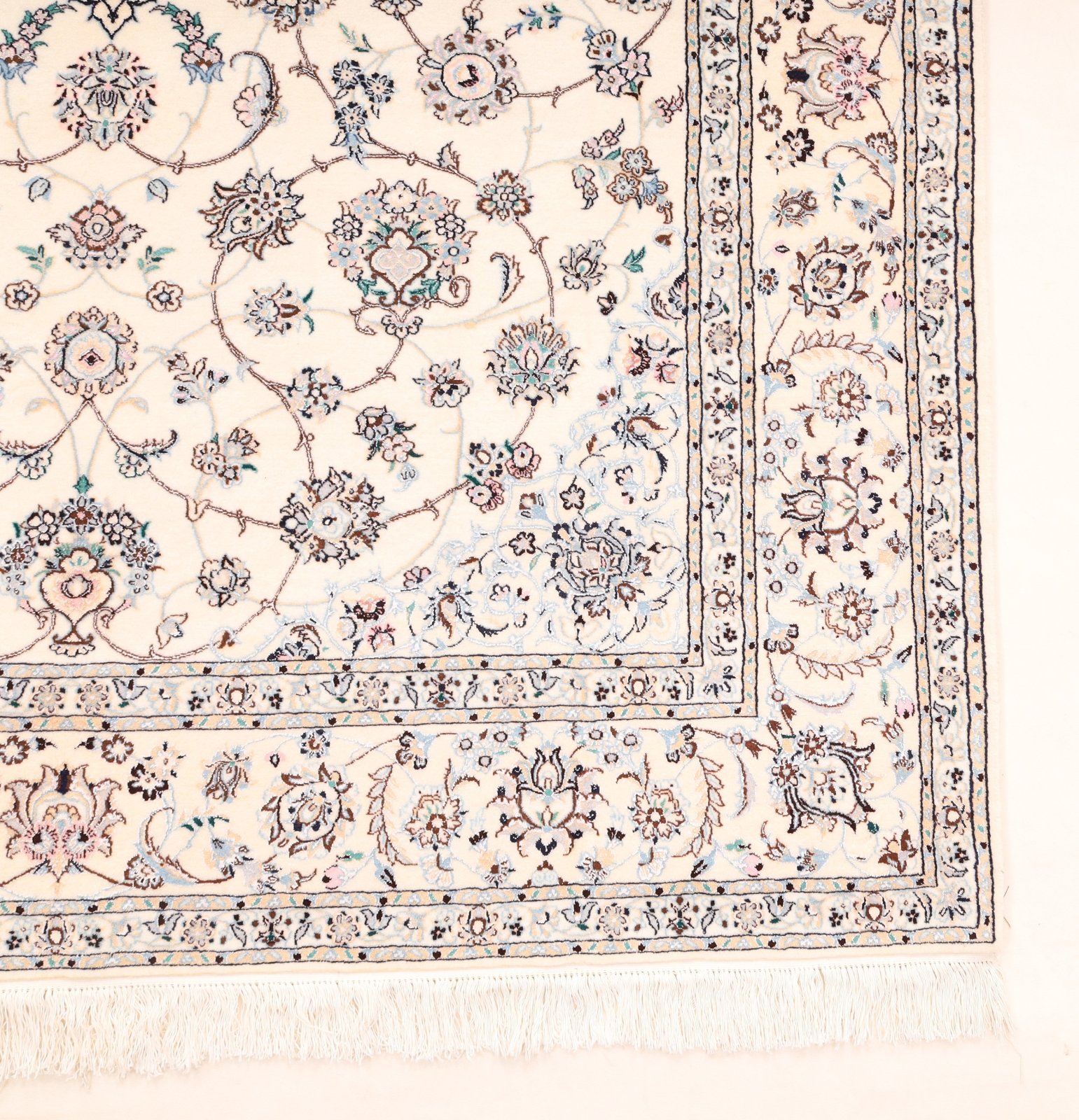 perserteppich-247-x-168-cm-wolle-und-seide-handgewebt-10 Handgewebter Nain Perserteppich 247 × 168 cm