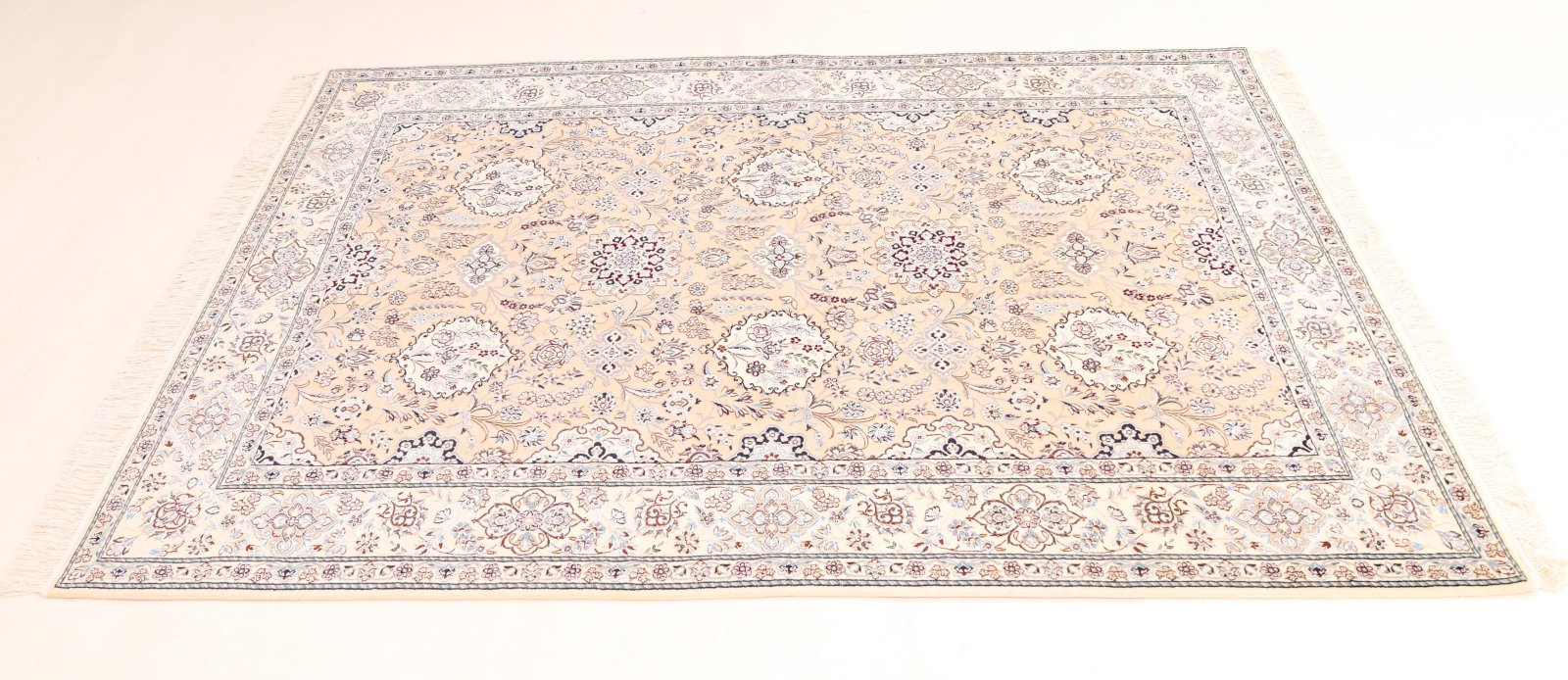 perserteppich-229-x-155-cm-wolle-seide-handgeknuepft-rot-orange-9 Nain Perserteppich aus Iran, 229 × 155 cm
