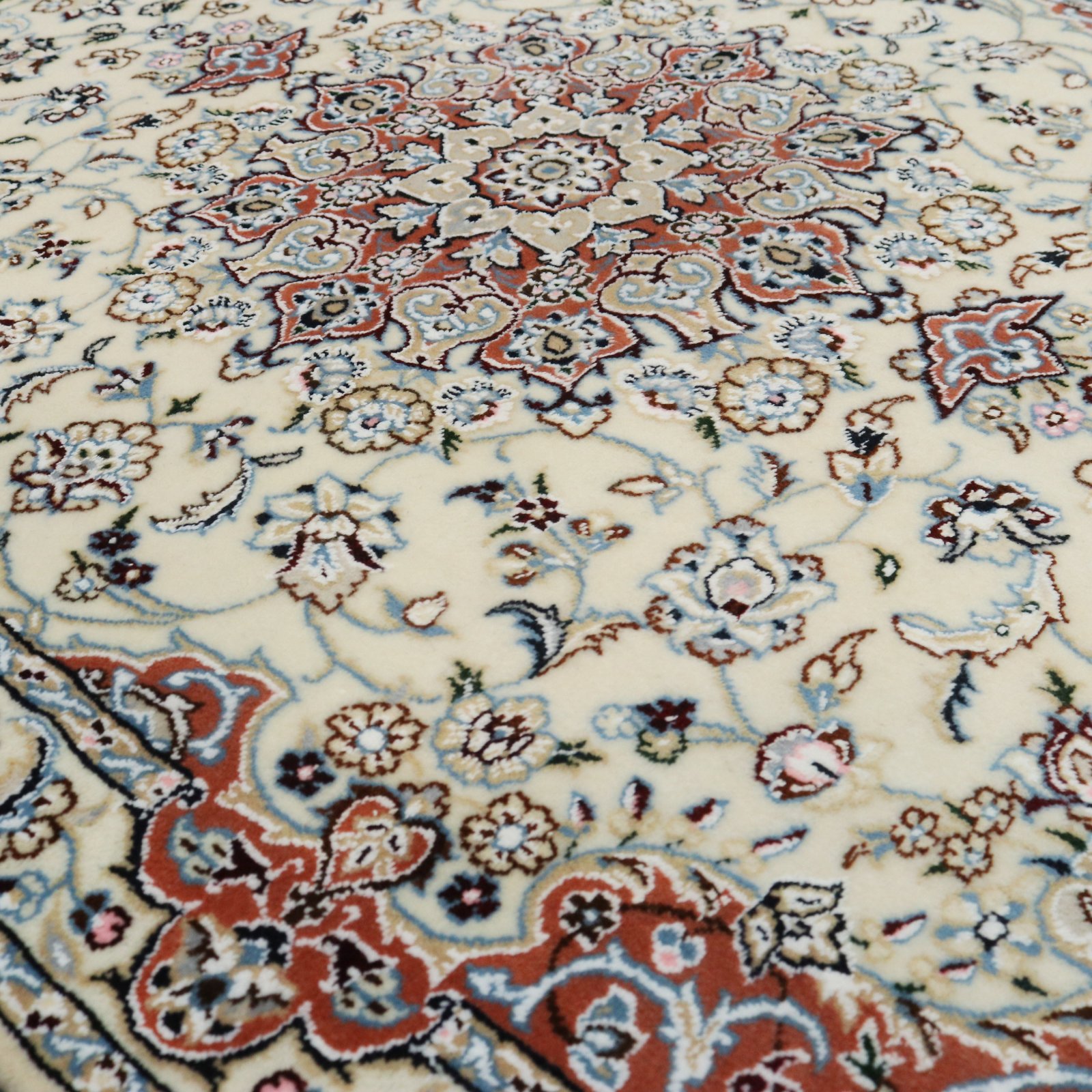 Nain Perserteppich 147 × 102 cm aus Wolle & Seide, handgeknüpft