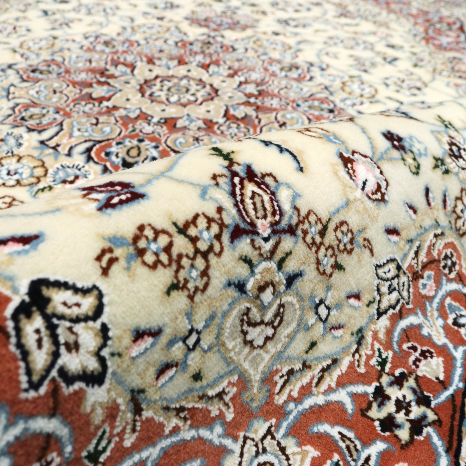 Nain Perserteppich 147 × 102 cm aus Wolle & Seide, handgeknüpft