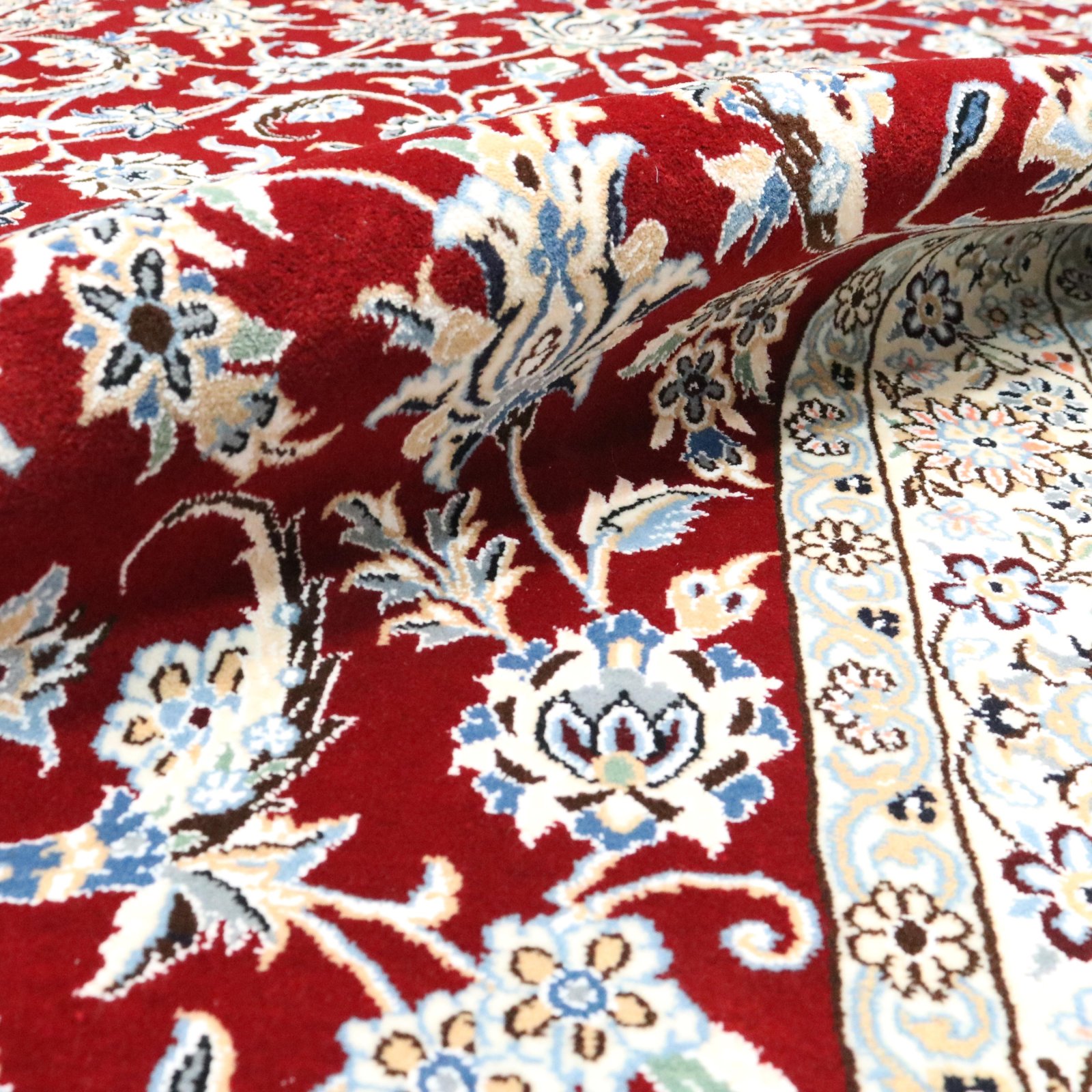 Nain Perserteppich 203 × 135 cm aus Wolle & Seide, handgeknüpft