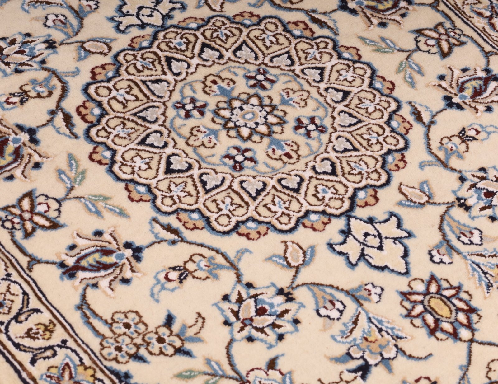 Nain Perserteppich aus Iran, 90 × 60 cm
