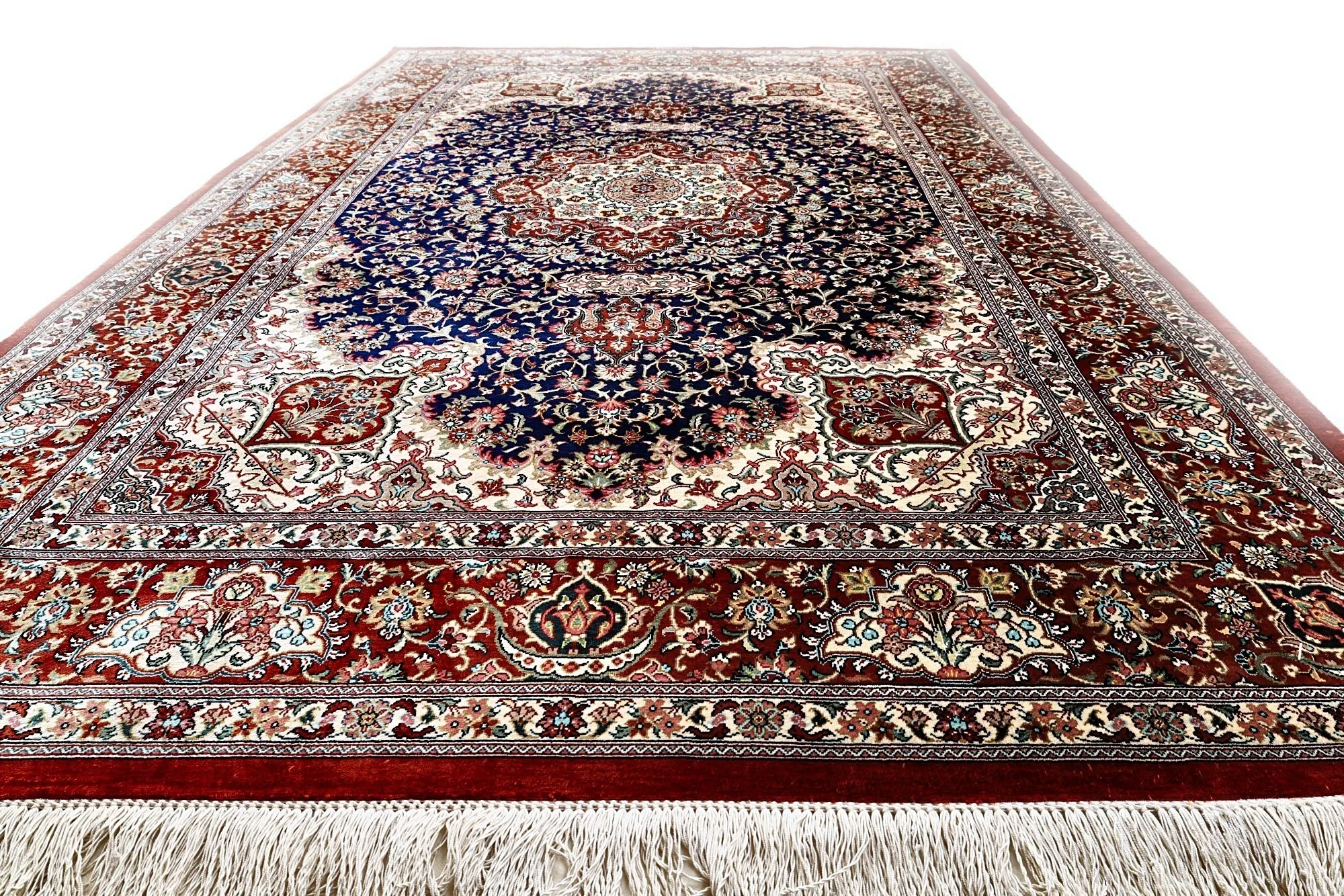 Ghom Perserteppich 154 × 102 cm aus Seide, handgeknüpft