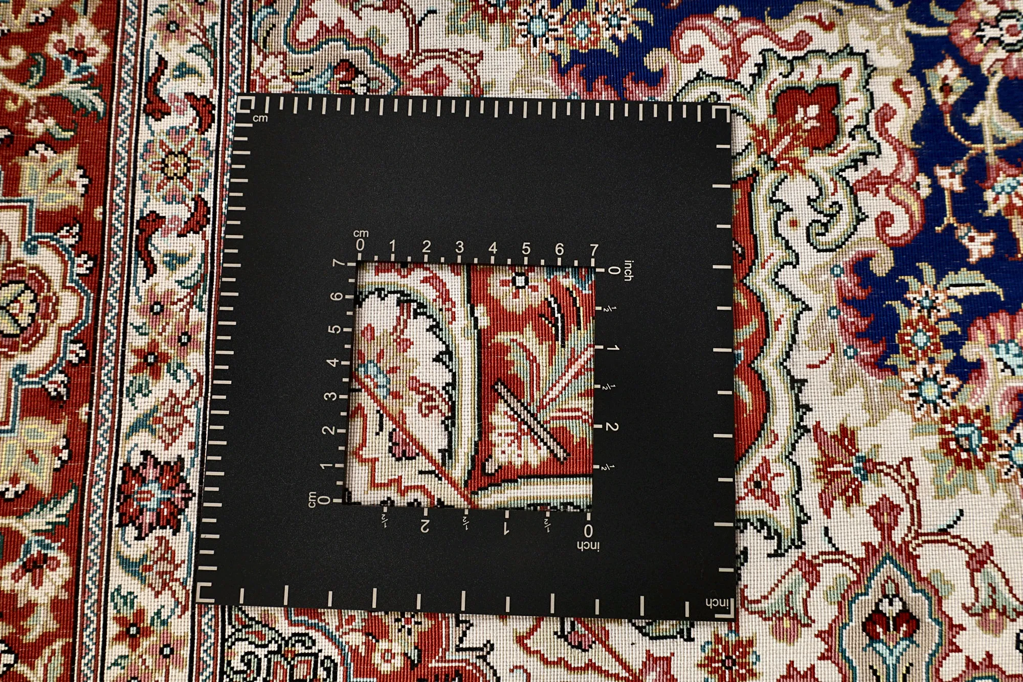 Ghom Perserteppich 154 × 102 cm aus Seide, handgeknüpft