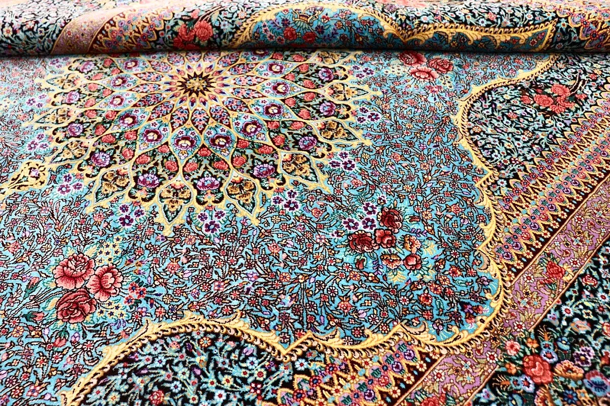 Ghom Perserteppich 200 × 133 cm aus Seide, handgeknüpft