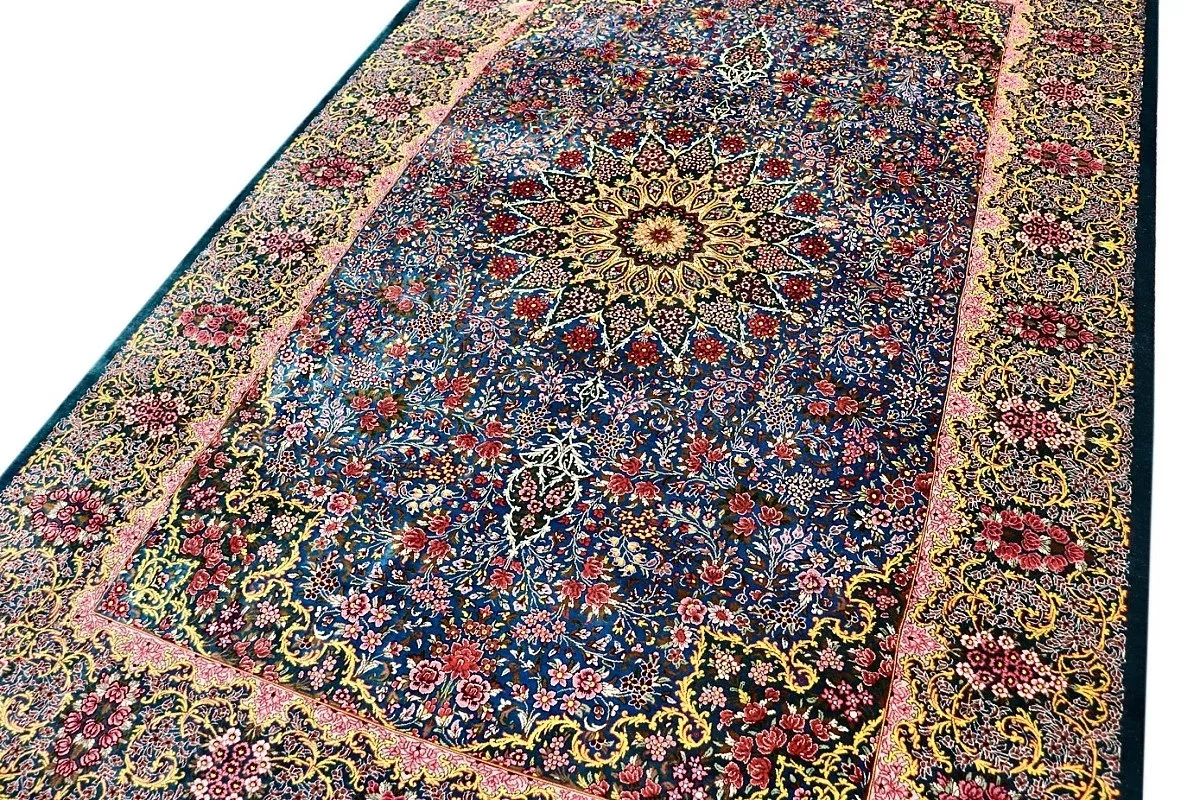 Ghom Perserteppich aus Iran, 200 × 135 cm