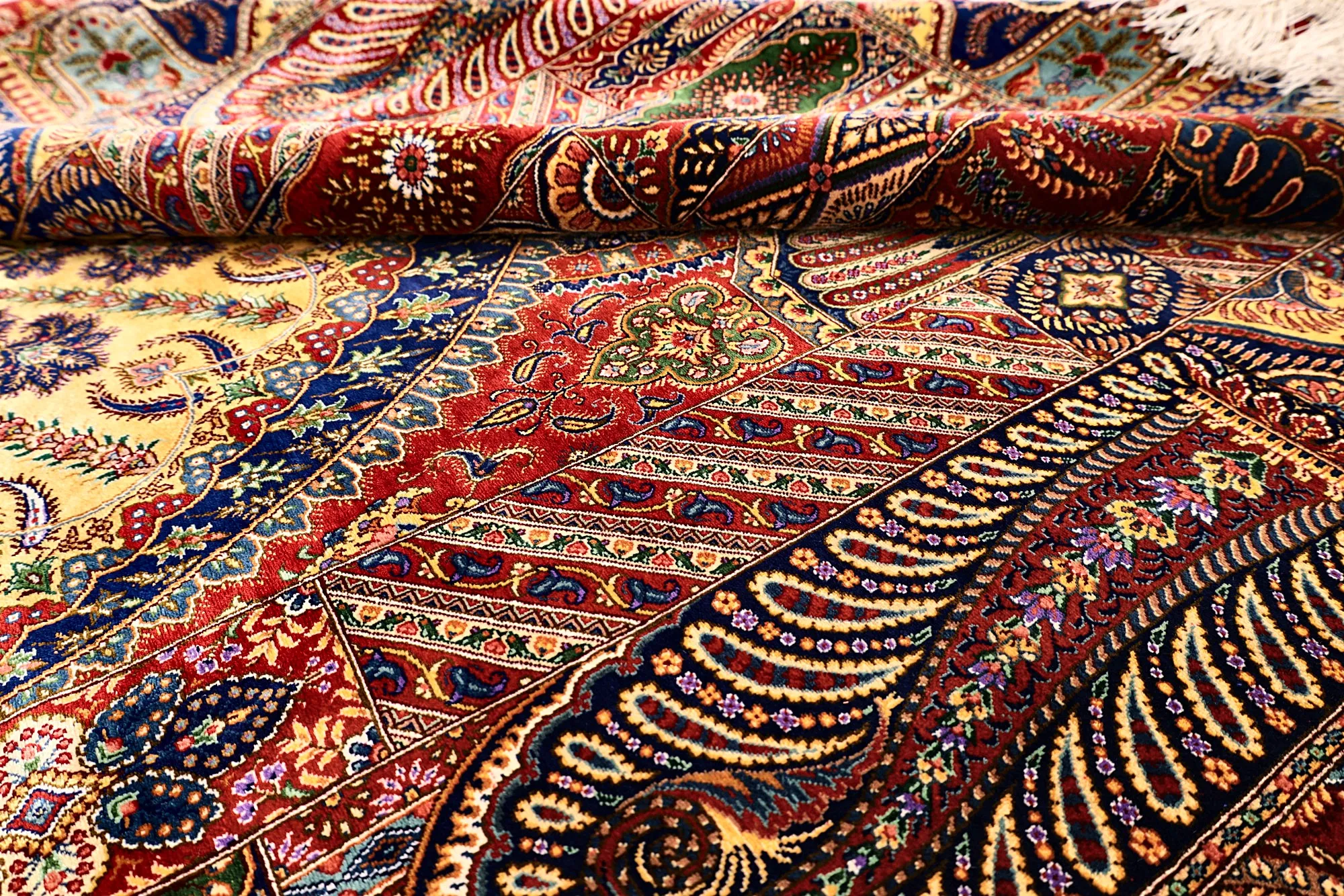 Handgeknüpfter Ghom Perserteppich, 205 × 140 cm, Seide