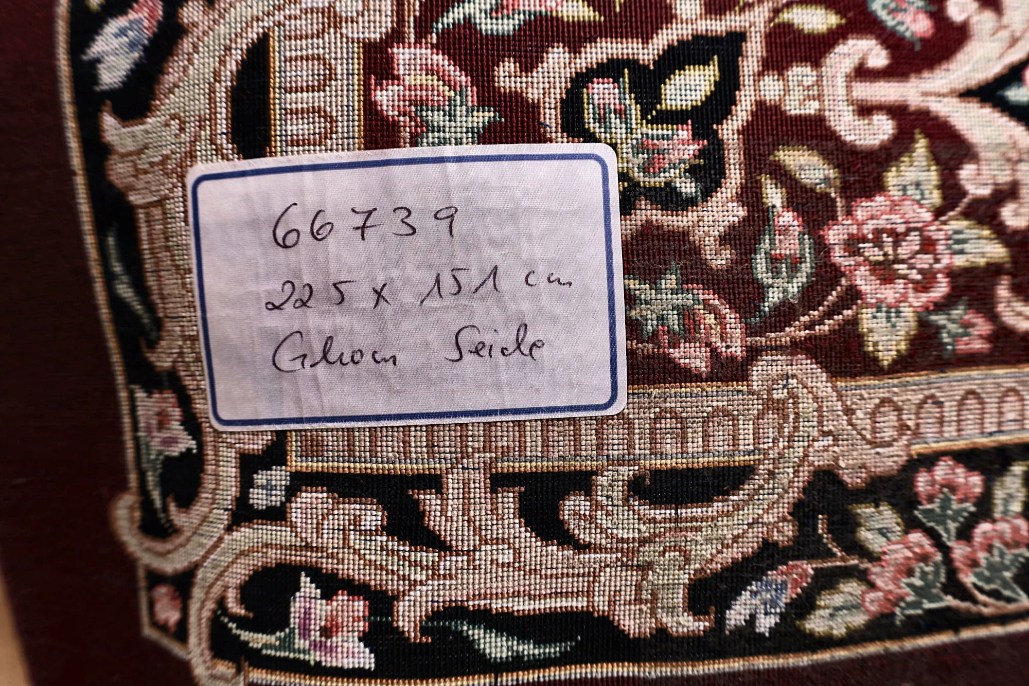 Ghom Perserteppich 235 × 151 cm aus Seide, handgeknüpft