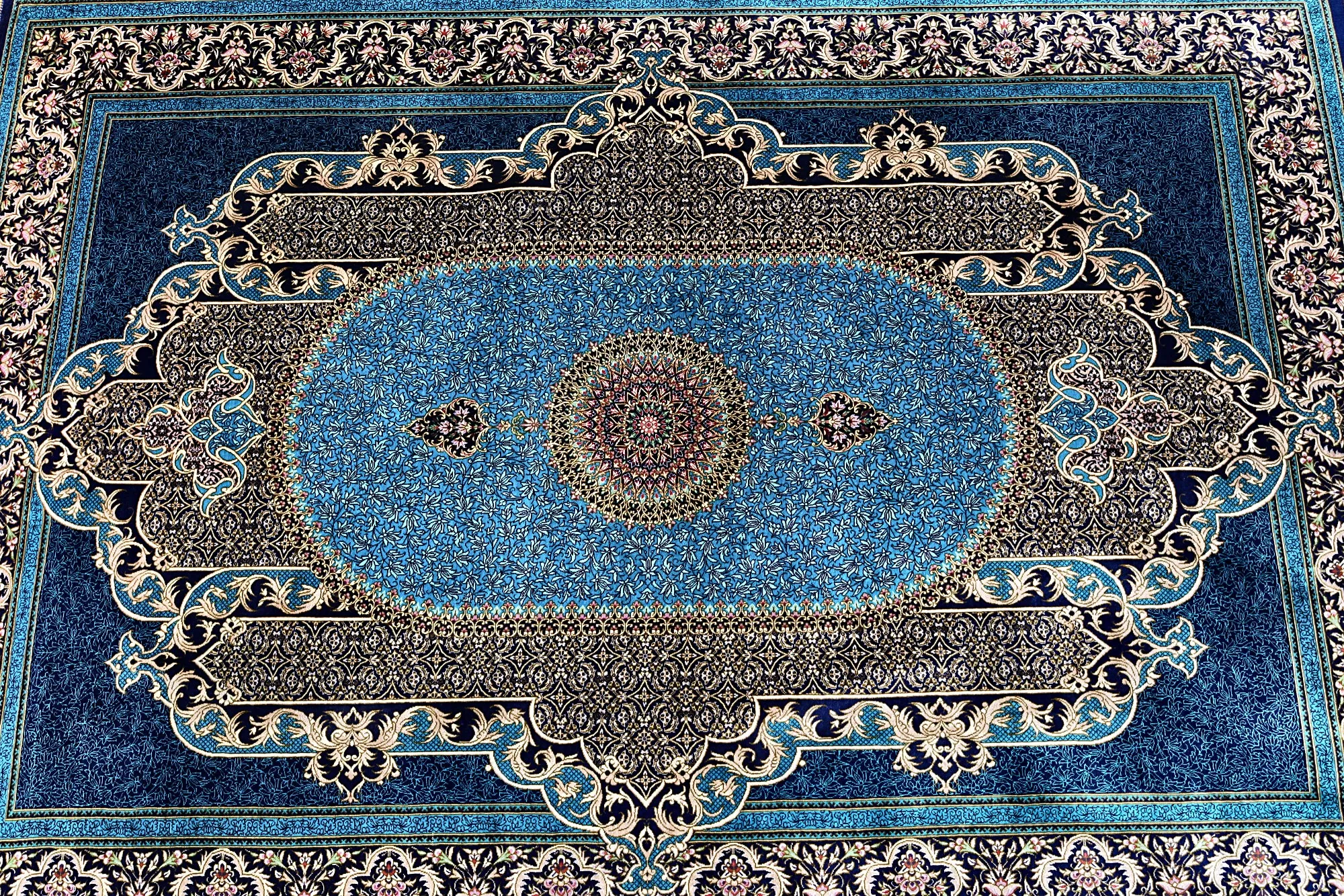 Handgeknüpfter Ghom Perserteppich, 200 × 140 cm, Seide