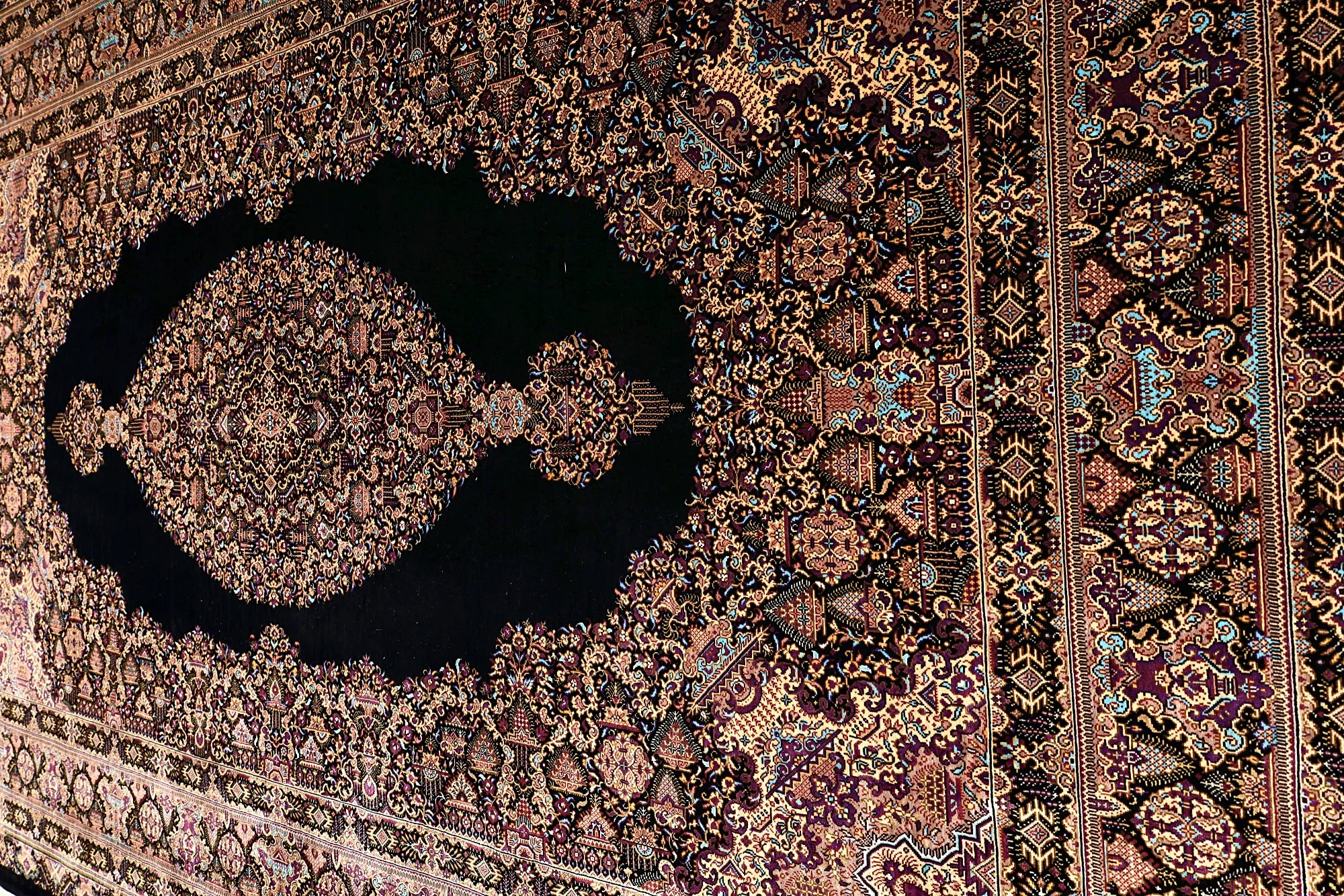 Ghom Perserteppich aus Iran, 205 × 135 cm