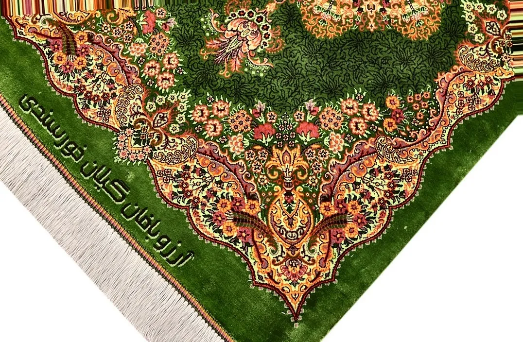 Perserteppich 97 × 64 cm aus Seide, handgeknüpft