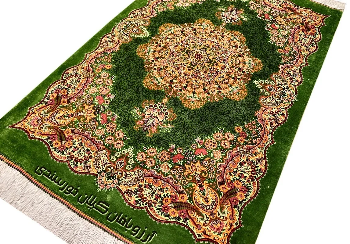 Perserteppich 97 × 64 cm aus Seide, handgeknüpft