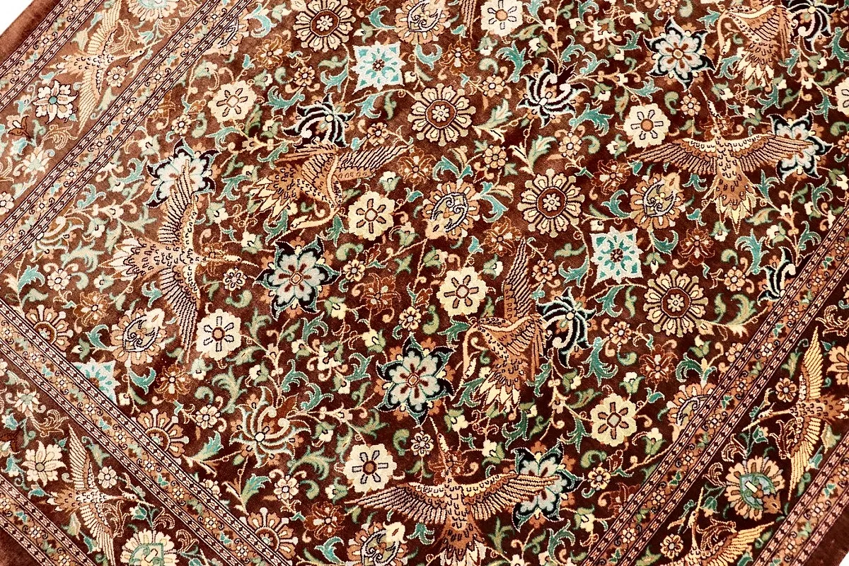 Handgeknüpfter Ghom Perserteppich, 166 × 100 cm, Seide
