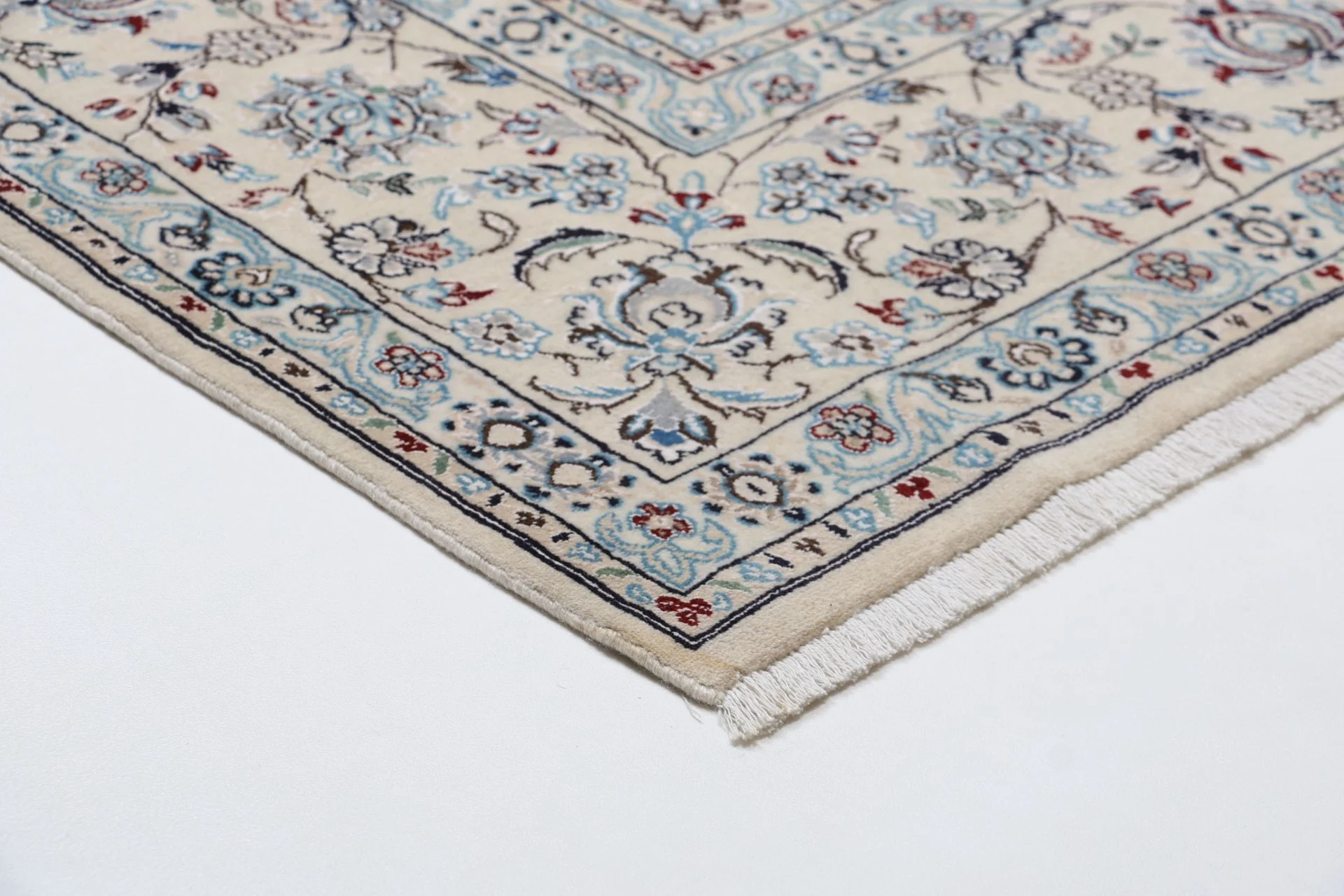 Nain Perserteppich 240 × 350 cm aus Wolle & Seide, handgeknüpft