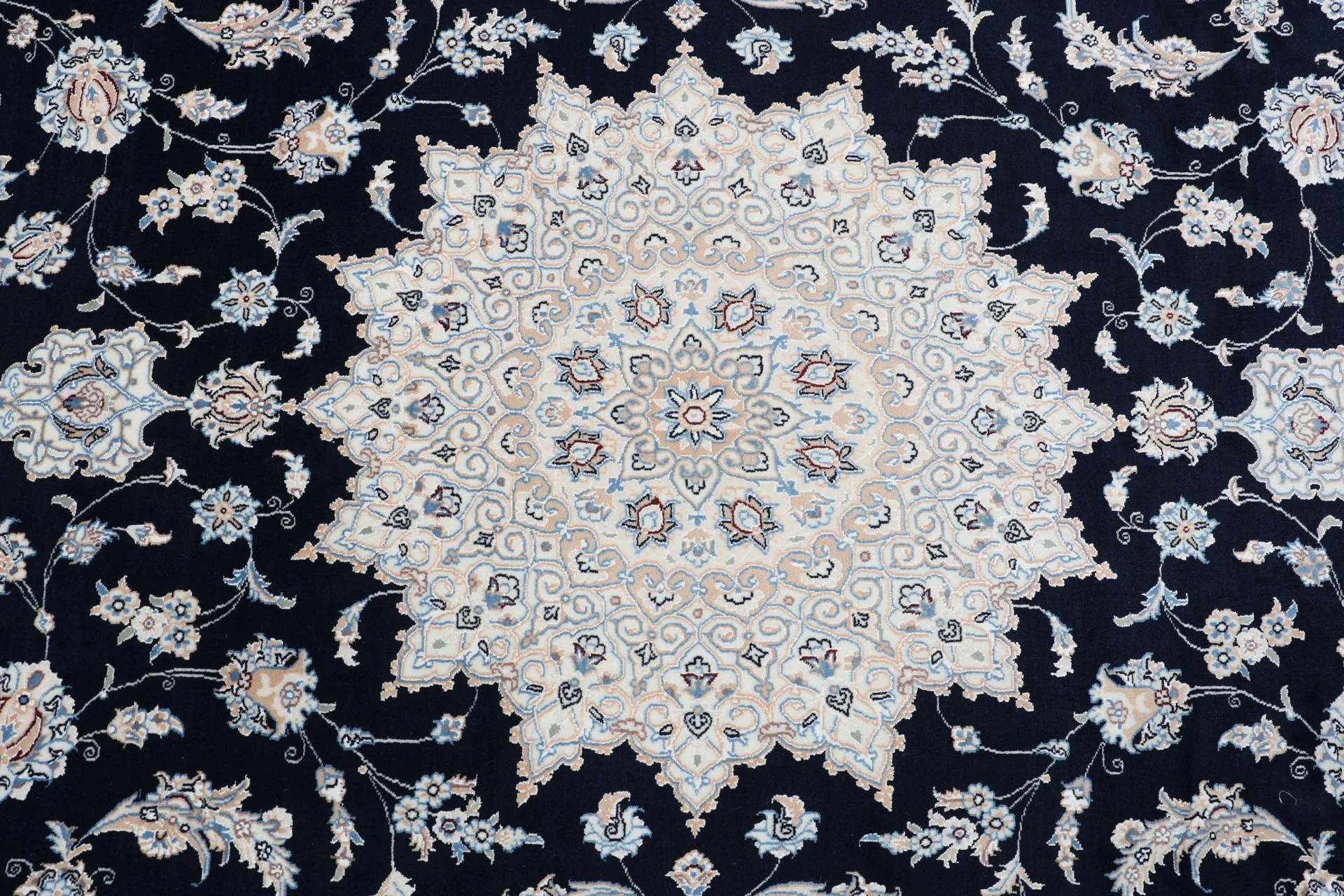 Handgeknüpfter Nain Perserteppich, 250 × 350 cm, Wolle & Seide