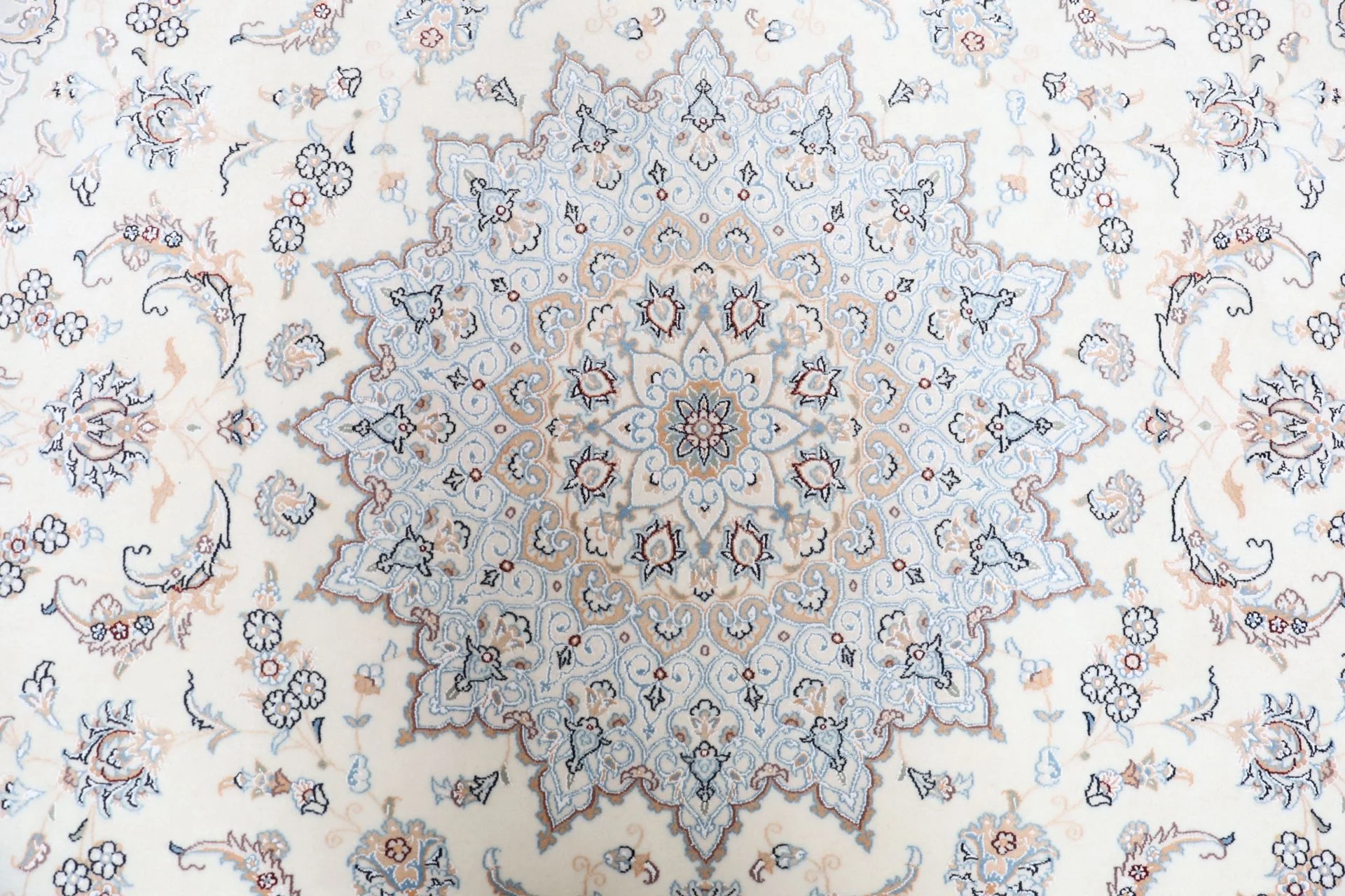 Nain Perserteppich aus Iran, 247 × 350 cm