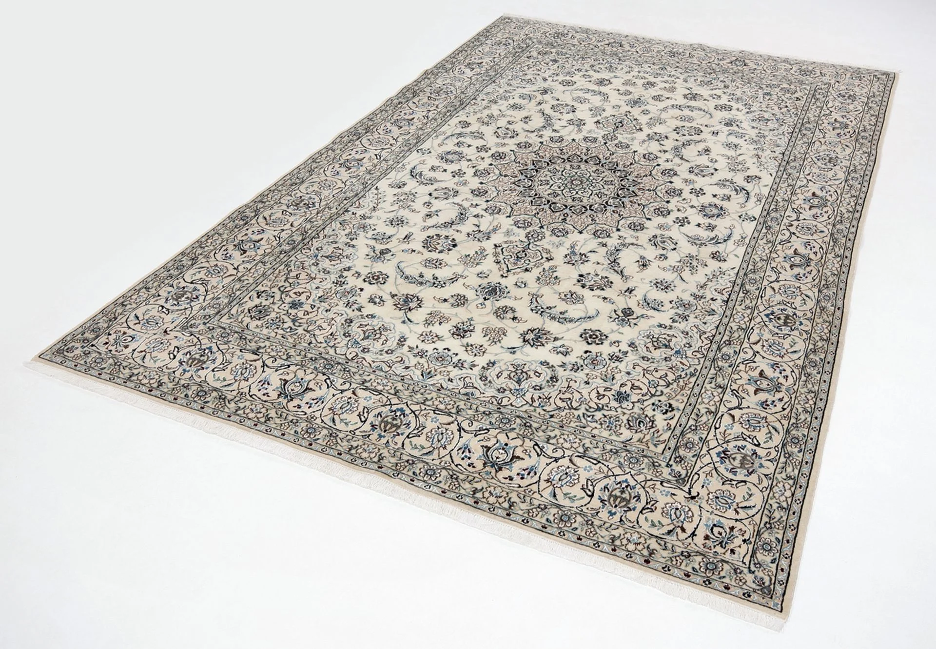 Handgeknüpfter Nain Perserteppich 170 × 248 cm