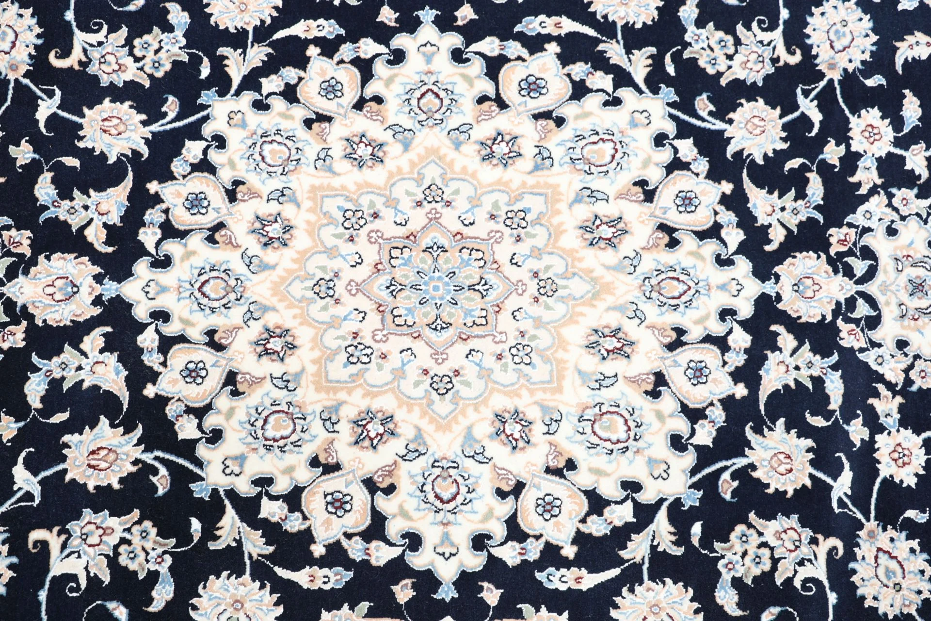 Handgeknüpfter Nain Perserteppich 200 × 310 cm