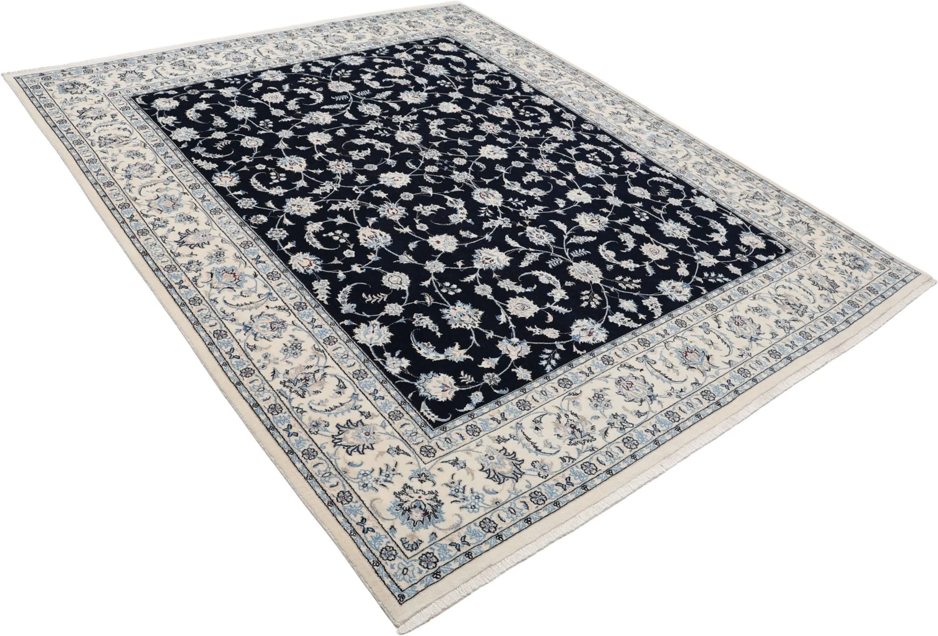 Handgeknüpfter Nain Perserteppich 224 × 270 cm