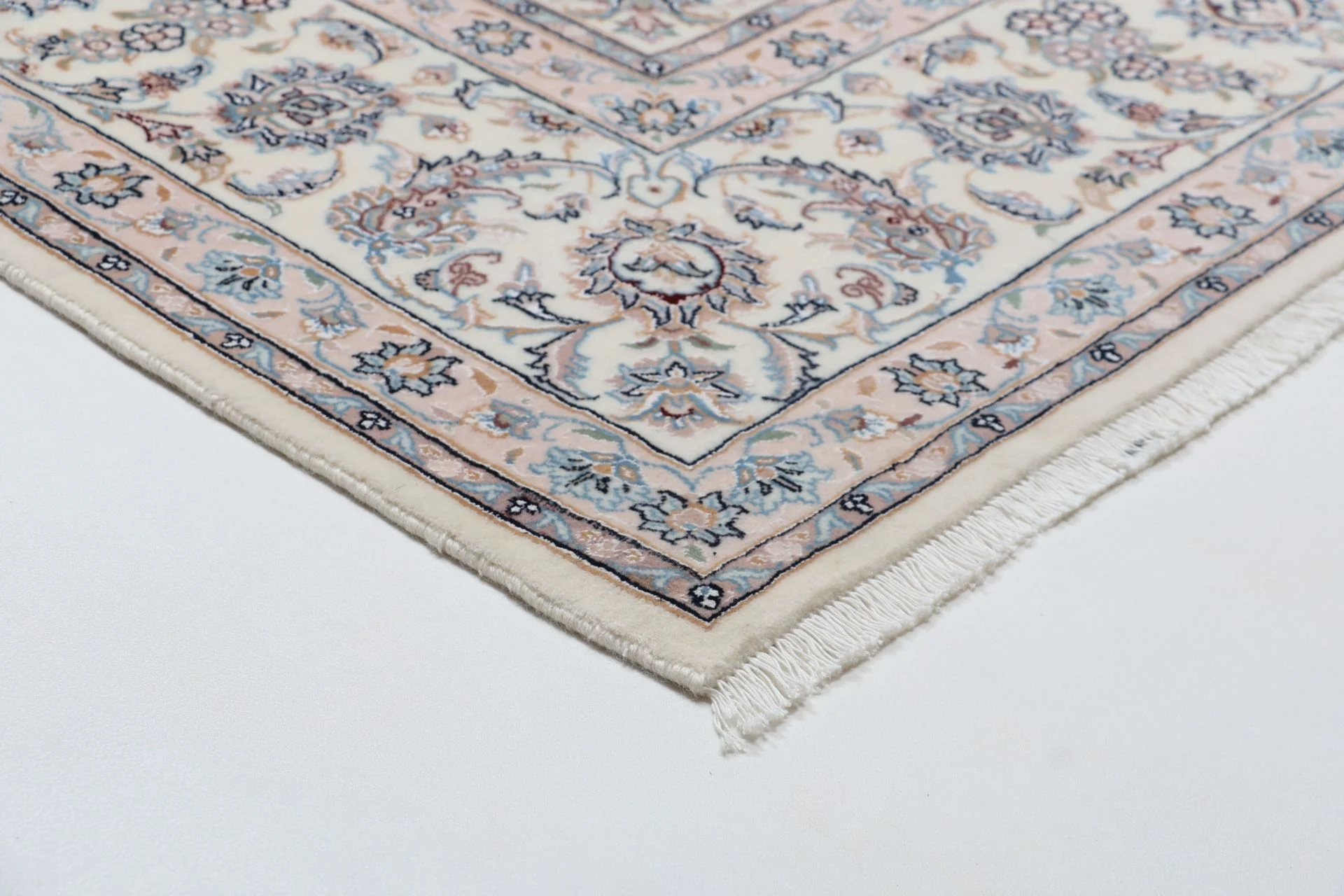 Nain Perserteppich 253 × 345 cm aus Wolle & Seide, handgeknüpft