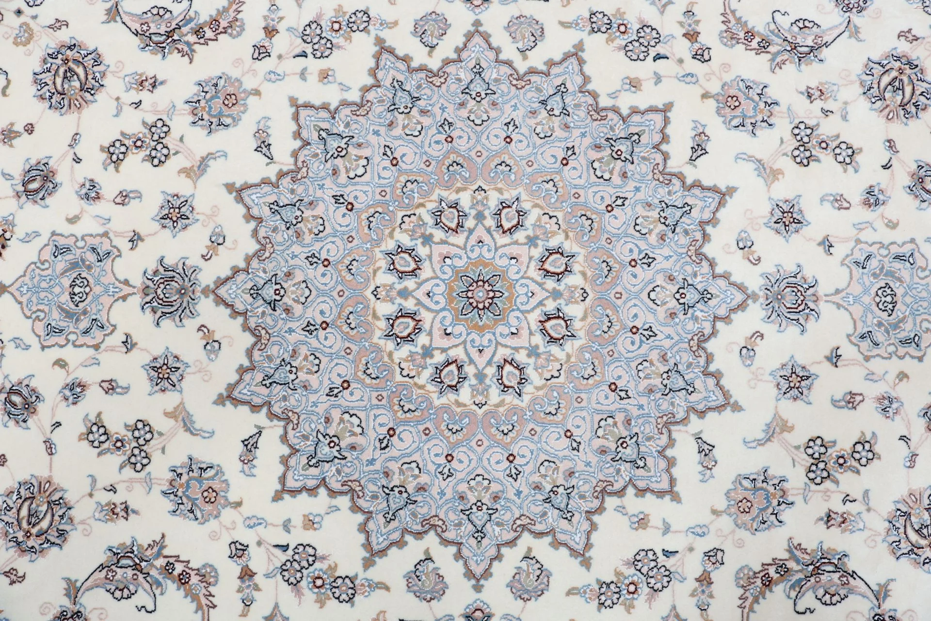 Nain Perserteppich 253 × 345 cm aus Wolle & Seide, handgeknüpft